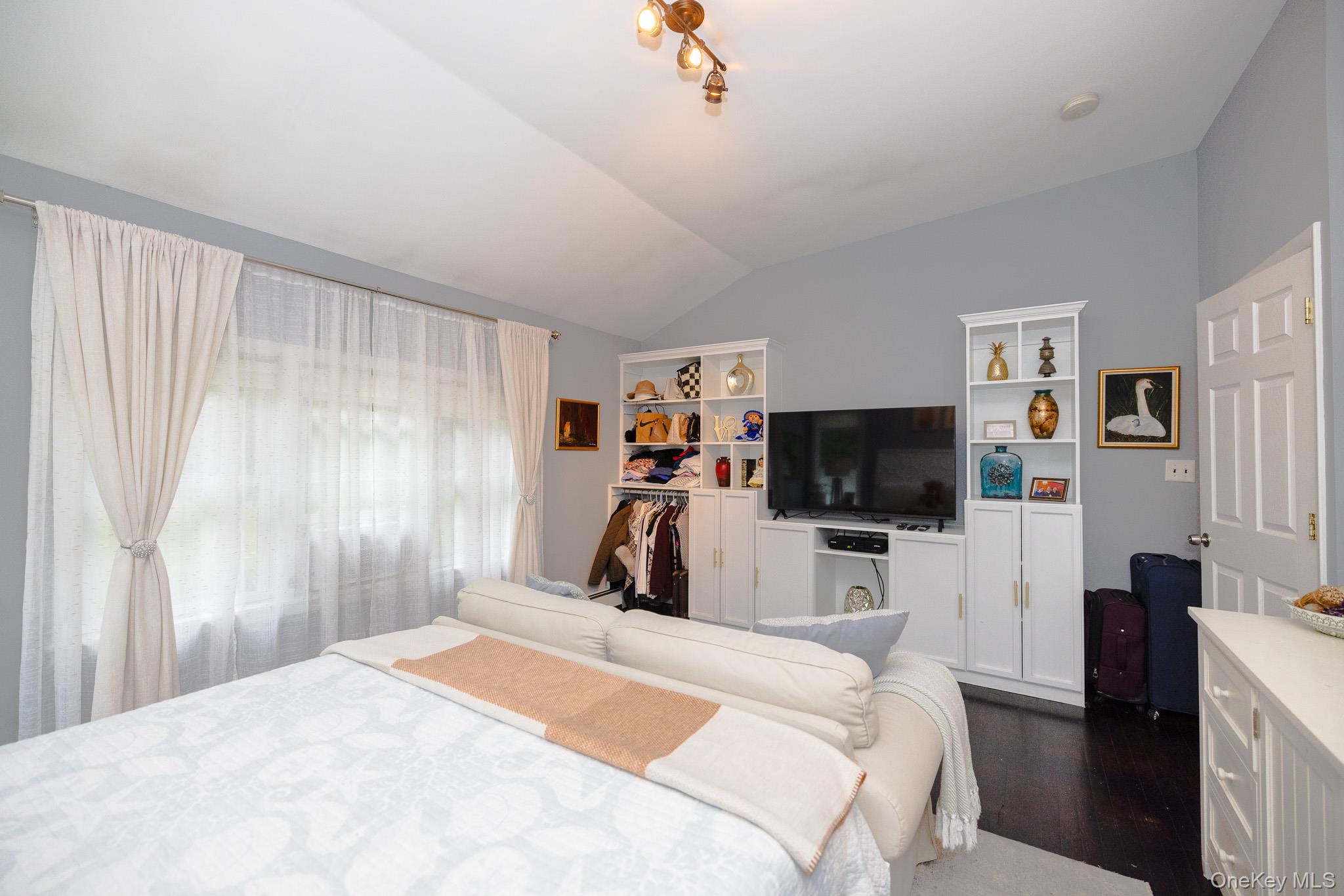 #19 photo, 94 Kings Drive, Riverhead , NY 11901