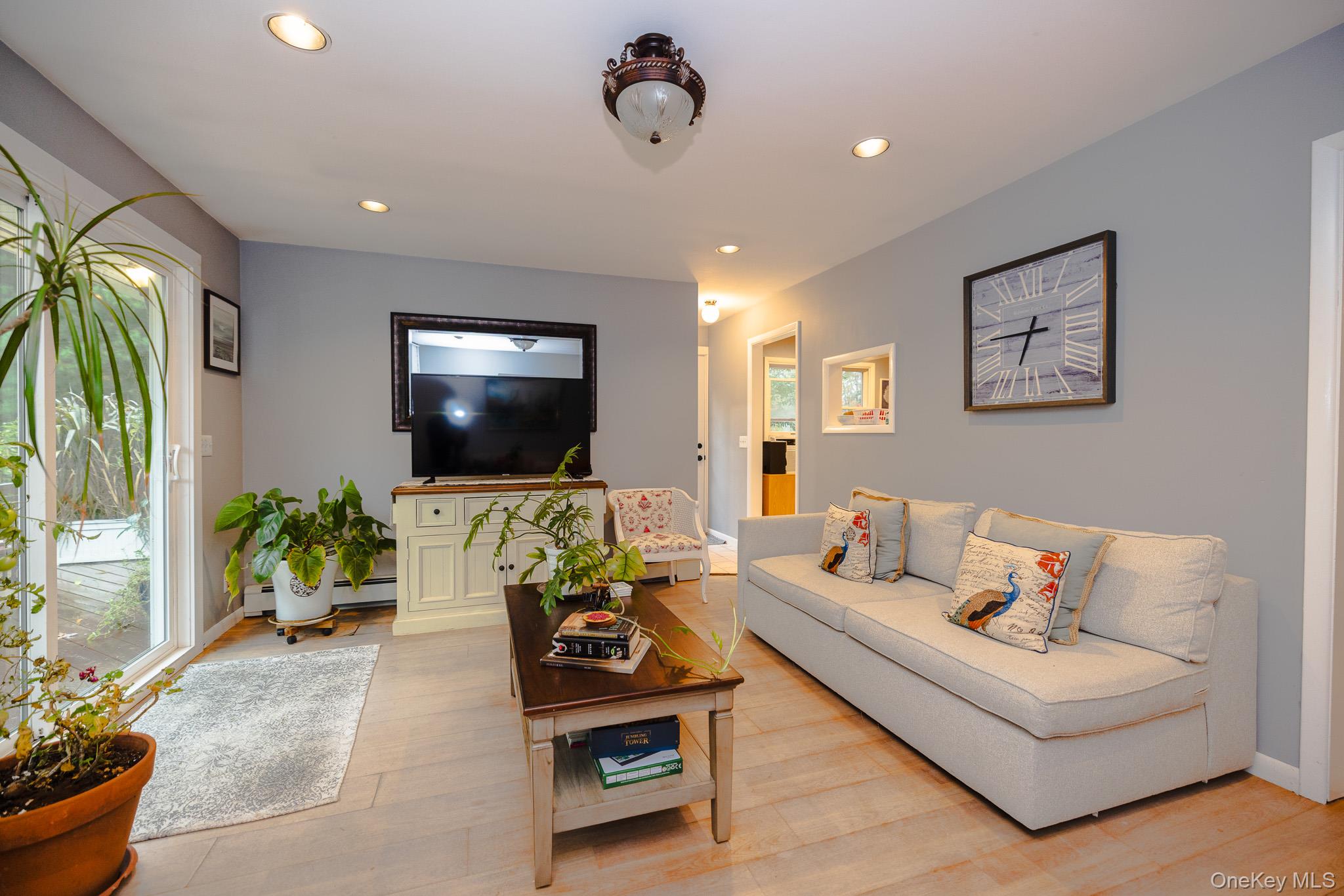 #6 photo, 94 Kings Drive, Riverhead , NY 11901