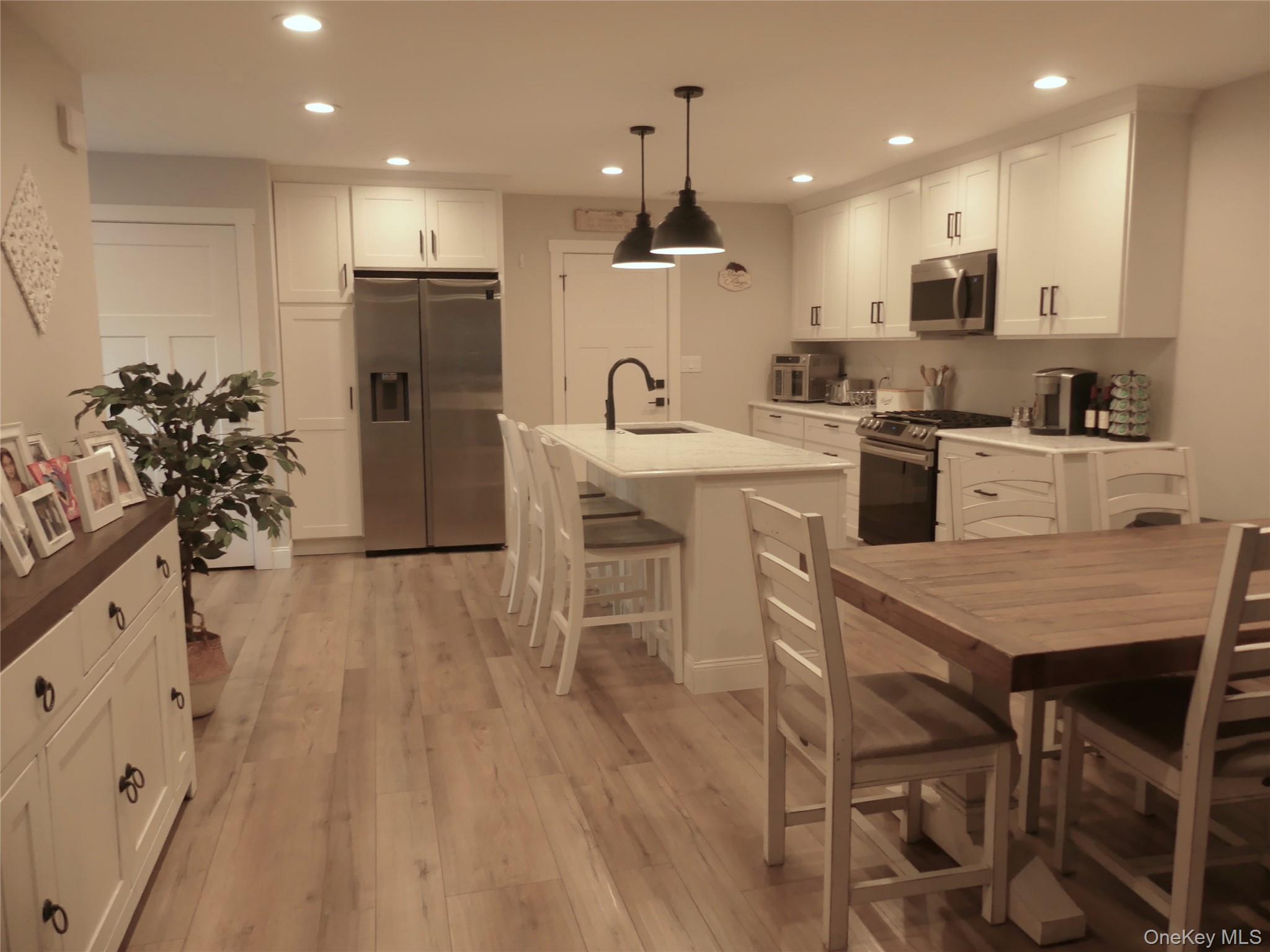 #4 photo, 108 Pilcher Street, سوفولك Babylon , NY 11702