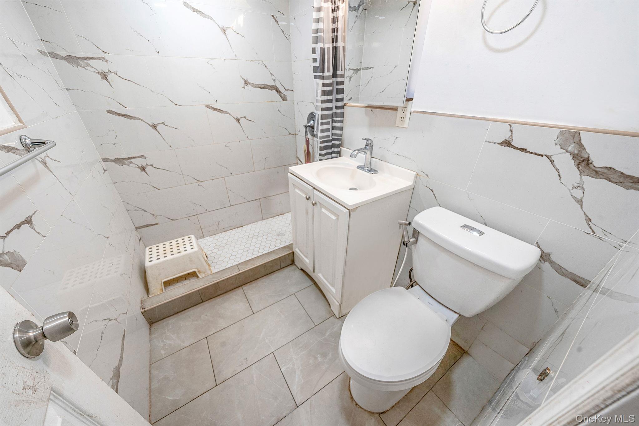 #15 photo, 98 Miriam Street, ناسو Valley Stream , NY 11581