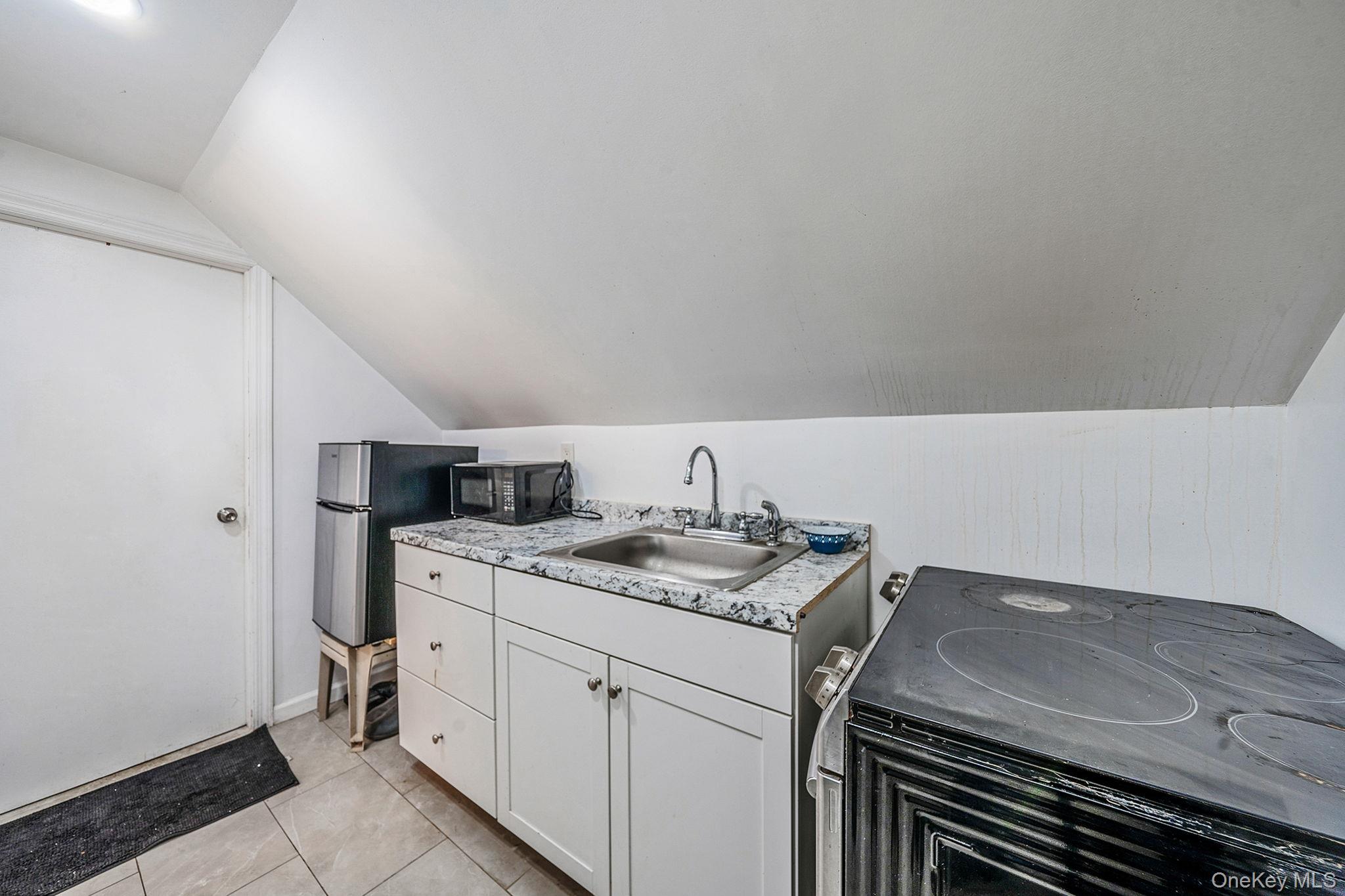 #16 photo, 98 Miriam Street, ناسو Valley Stream , NY 11581