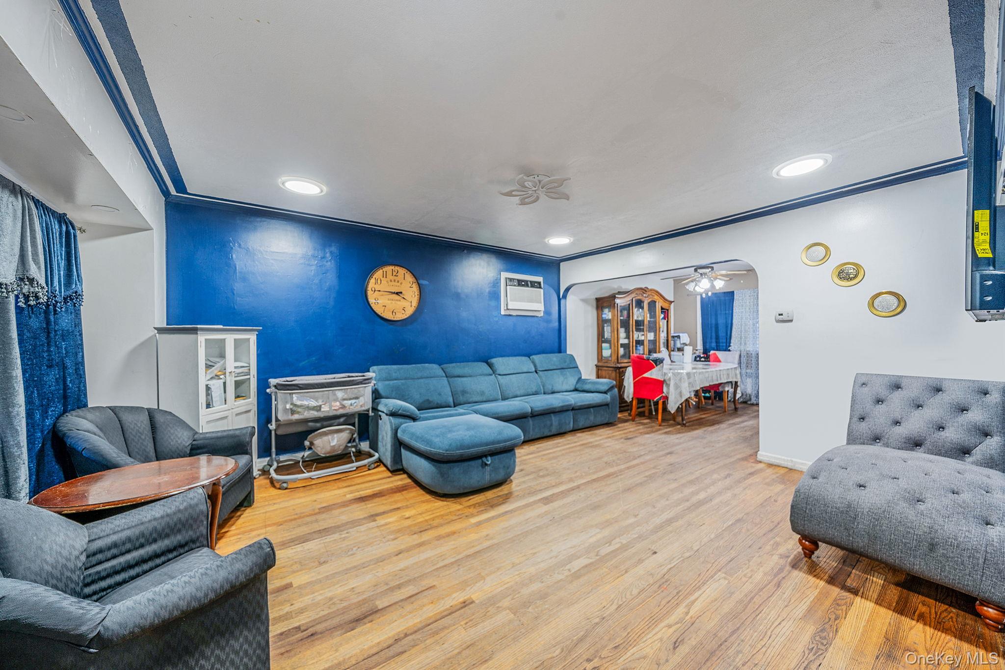 #3 photo, 98 Miriam Street, ناسو Valley Stream , NY 11581