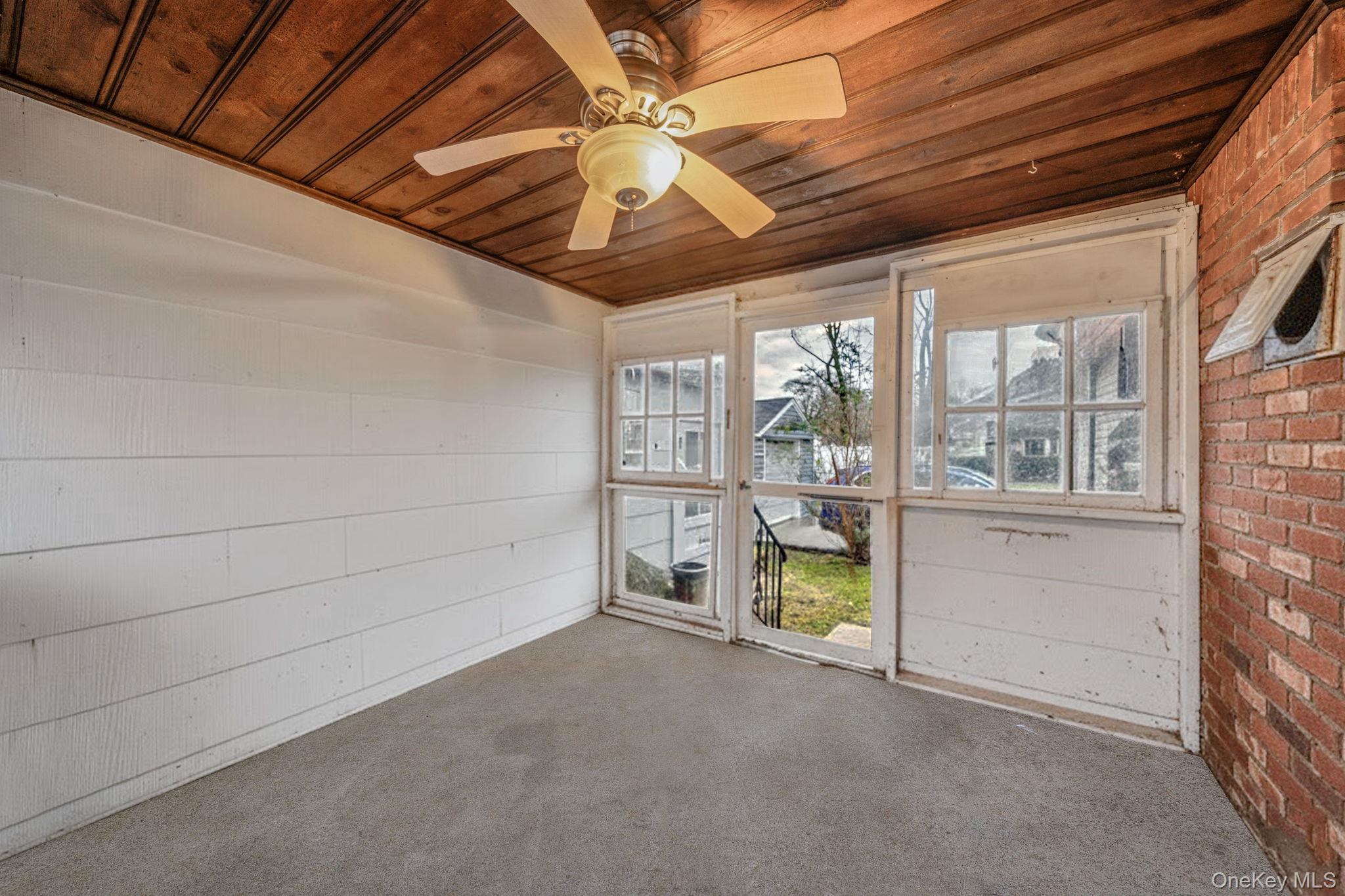 #5 photo, 98 Miriam Street, ناسو Valley Stream , NY 11581