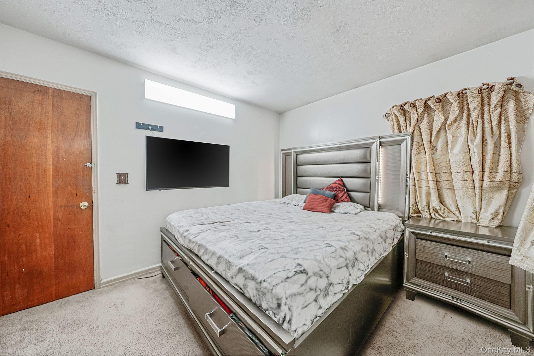 #7 photo, 98 Miriam Street, ناسو Valley Stream , NY 11581