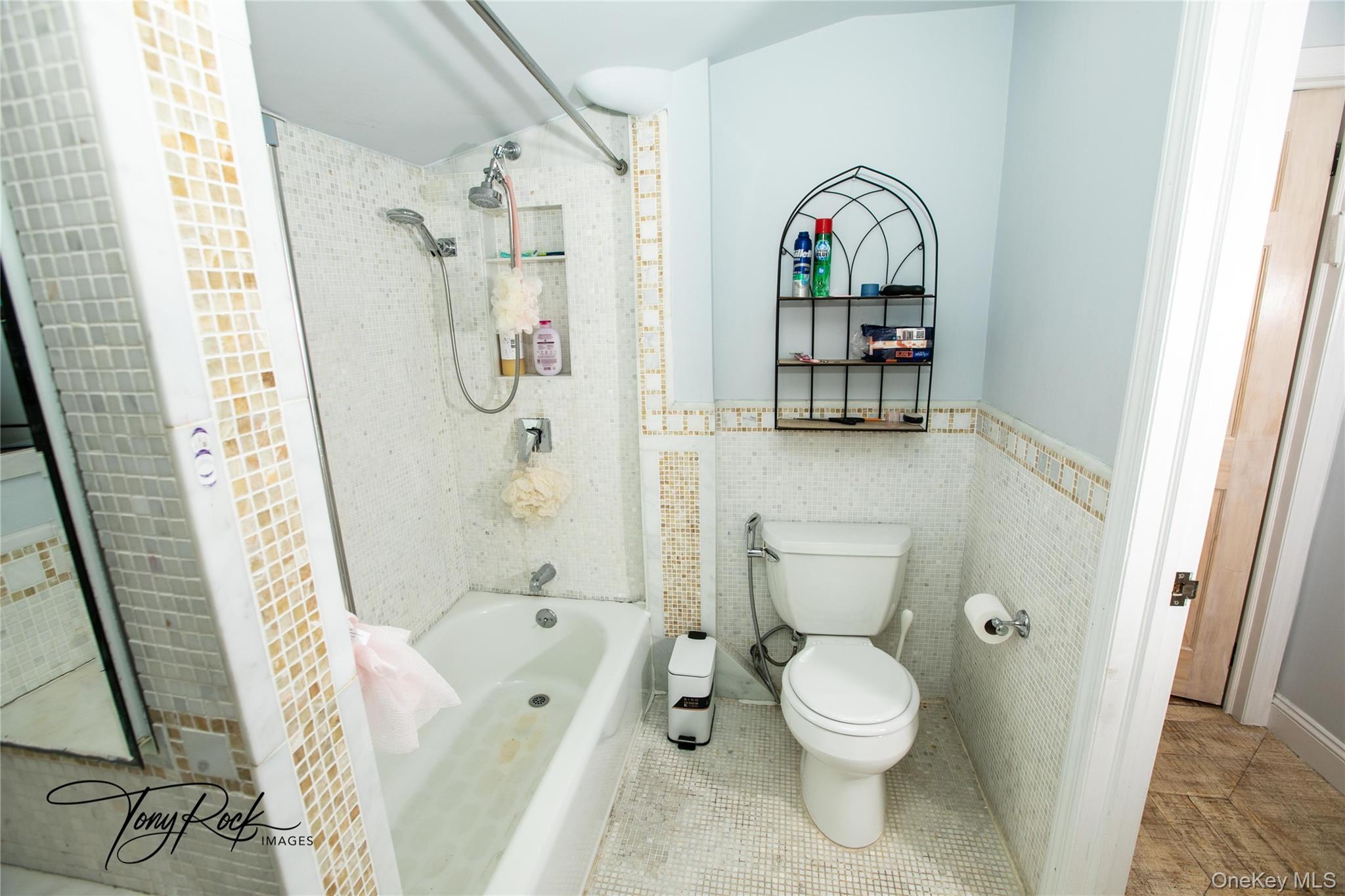 #12 photo, 17 Glamford Avenue, Нассау ‖ Port Washington , NY 11050