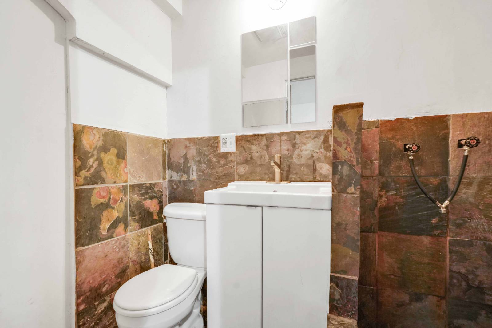 #13 photo, 282 SCHOLES STREET, East Williamsburg , NY 11206