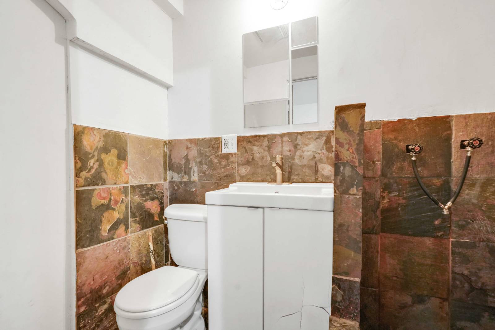 #20 photo, 282 SCHOLES STREET, East Williamsburg , NY 11206