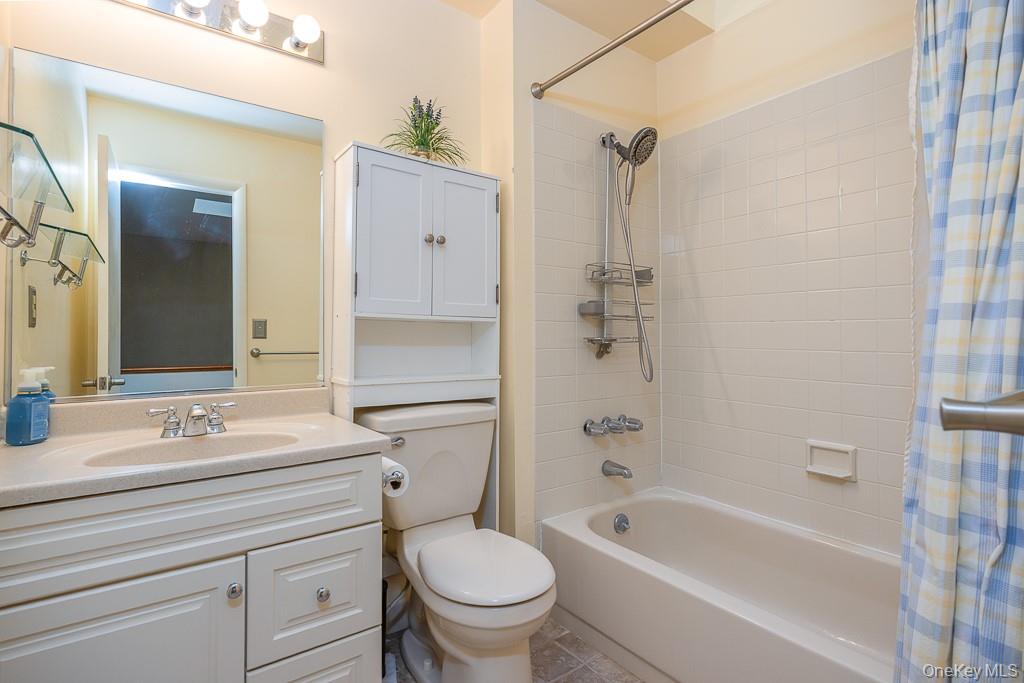 #15 photo, 75 Village Green, 紐約州 Bardonia , NY 10954