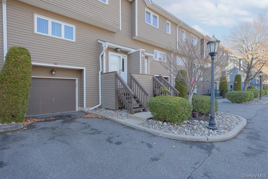 #2 photo, 75 Village Green, 紐約州 Bardonia , NY 10954