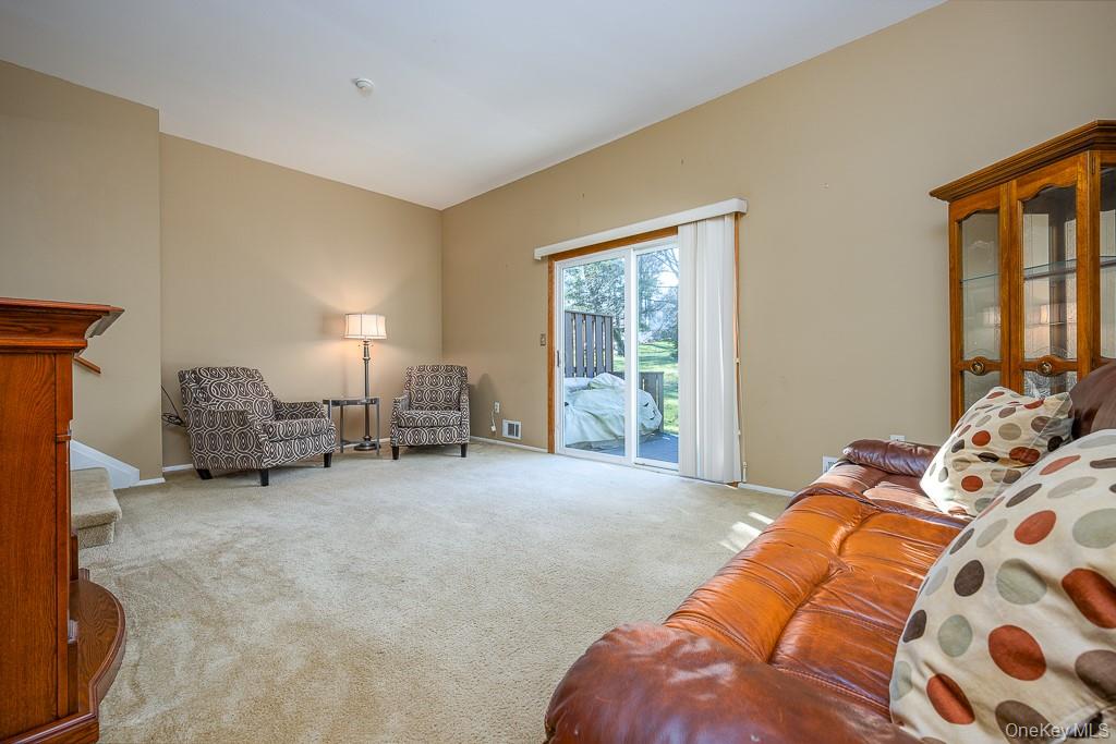 #3 photo, 75 Village Green, 紐約州 Bardonia , NY 10954