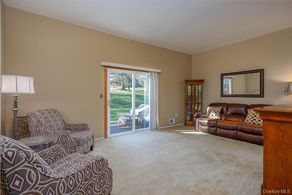 #4 photo, 75 Village Green, 紐約州 Bardonia , NY 10954