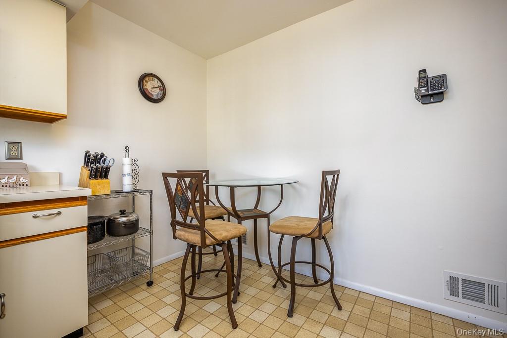 #8 photo, 75 Village Green, 紐約州 Bardonia , NY 10954