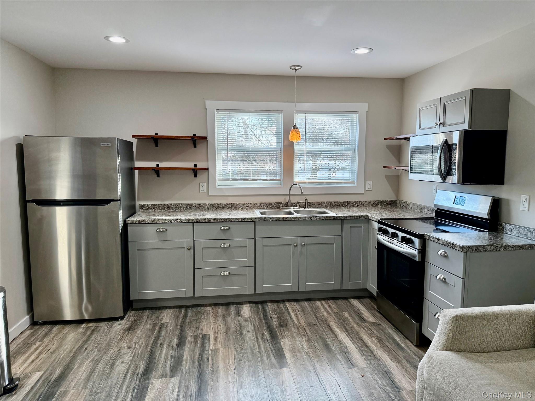 #2 photo, 341 Main Street, 東長島 艾斯利普 Islip , NY 11751