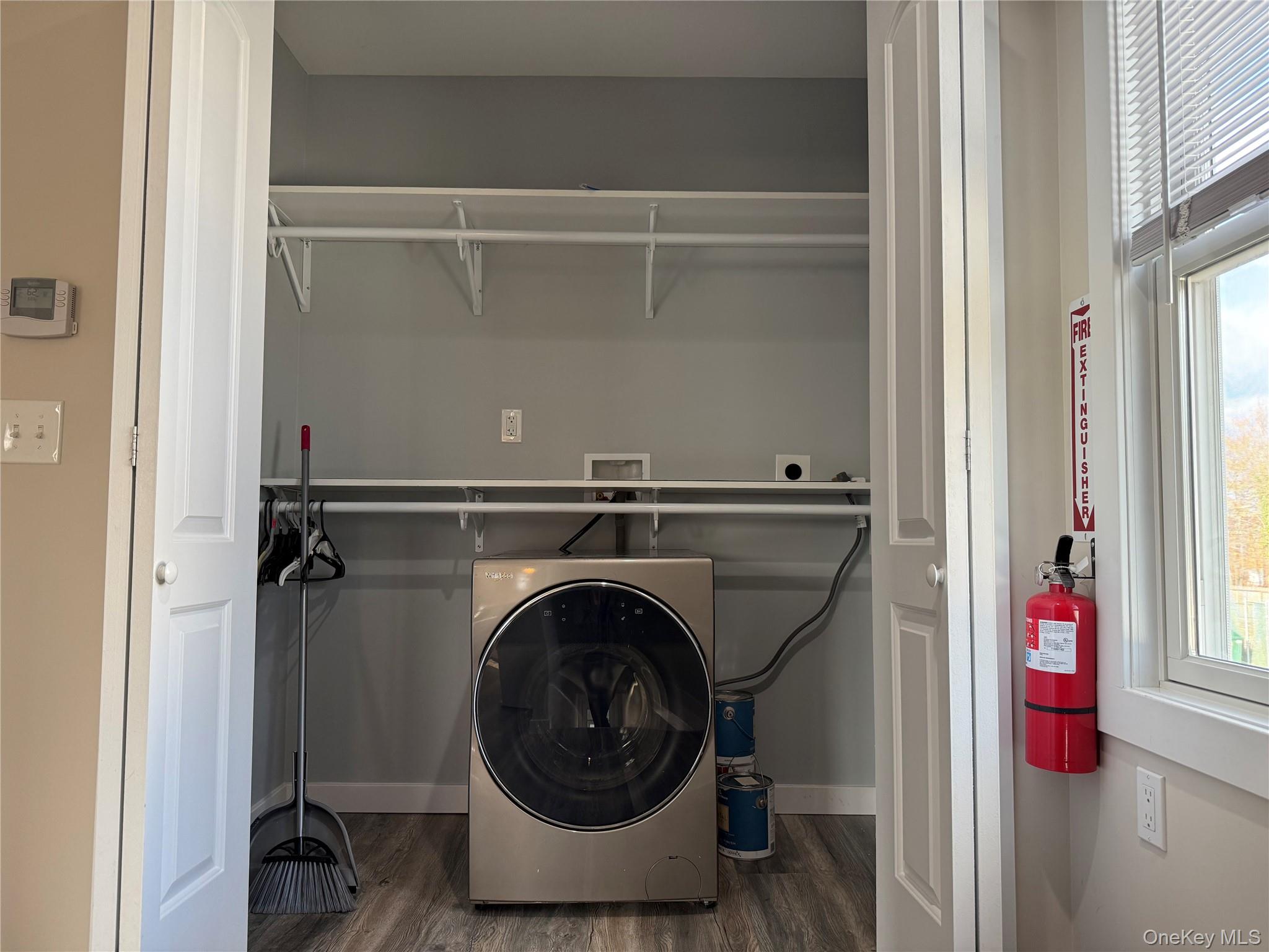 #9 photo, 341 Main Street, 東長島 艾斯利普 Islip , NY 11751