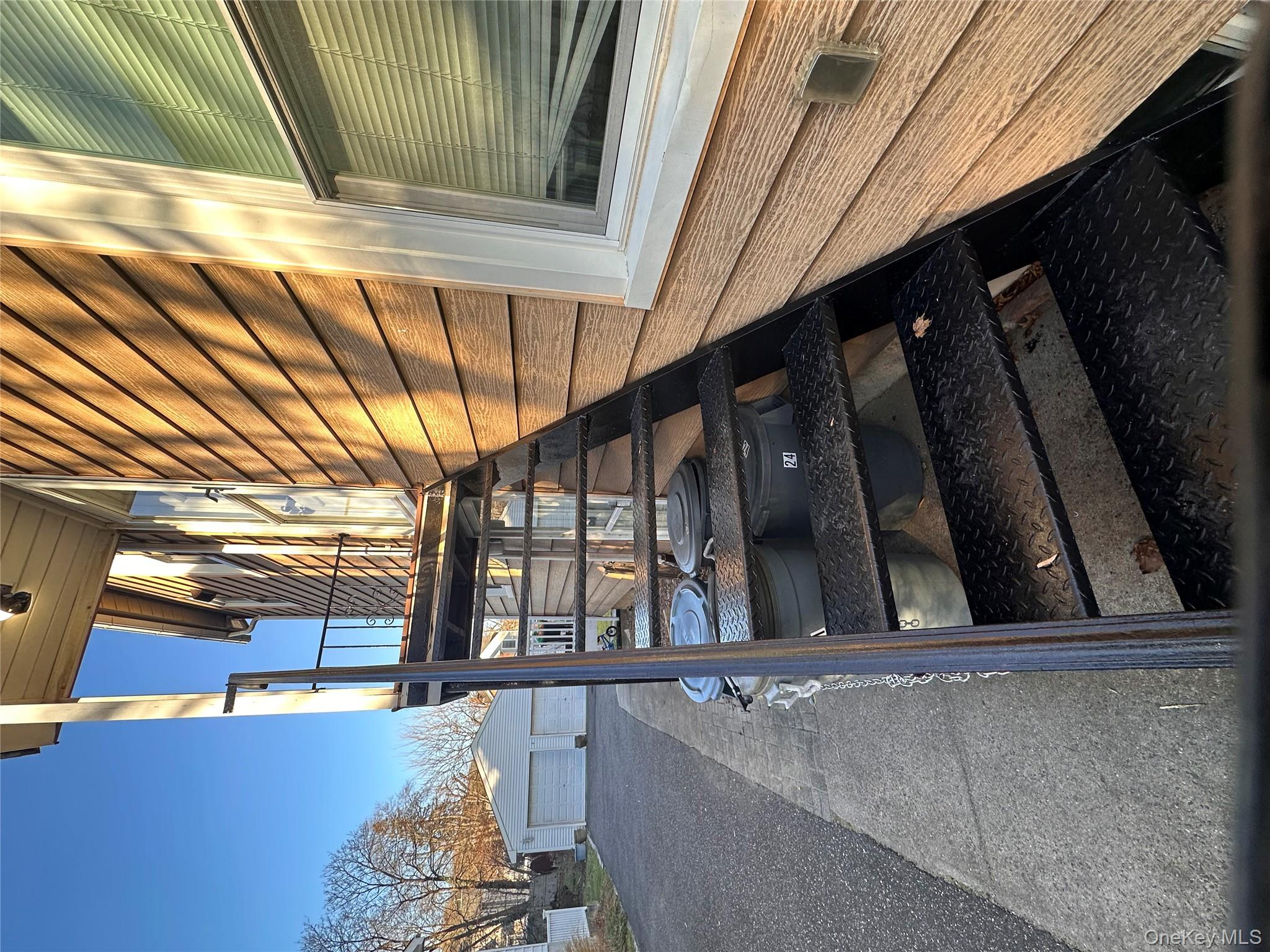 #1 photo, 24 Kellogg Street, ناسو Oyster Bay , NY 11771