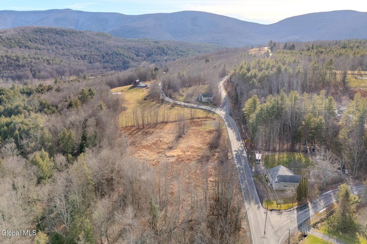 #8 photo, 4800 Route 23C, 紐約州 Jewett , NY 12444