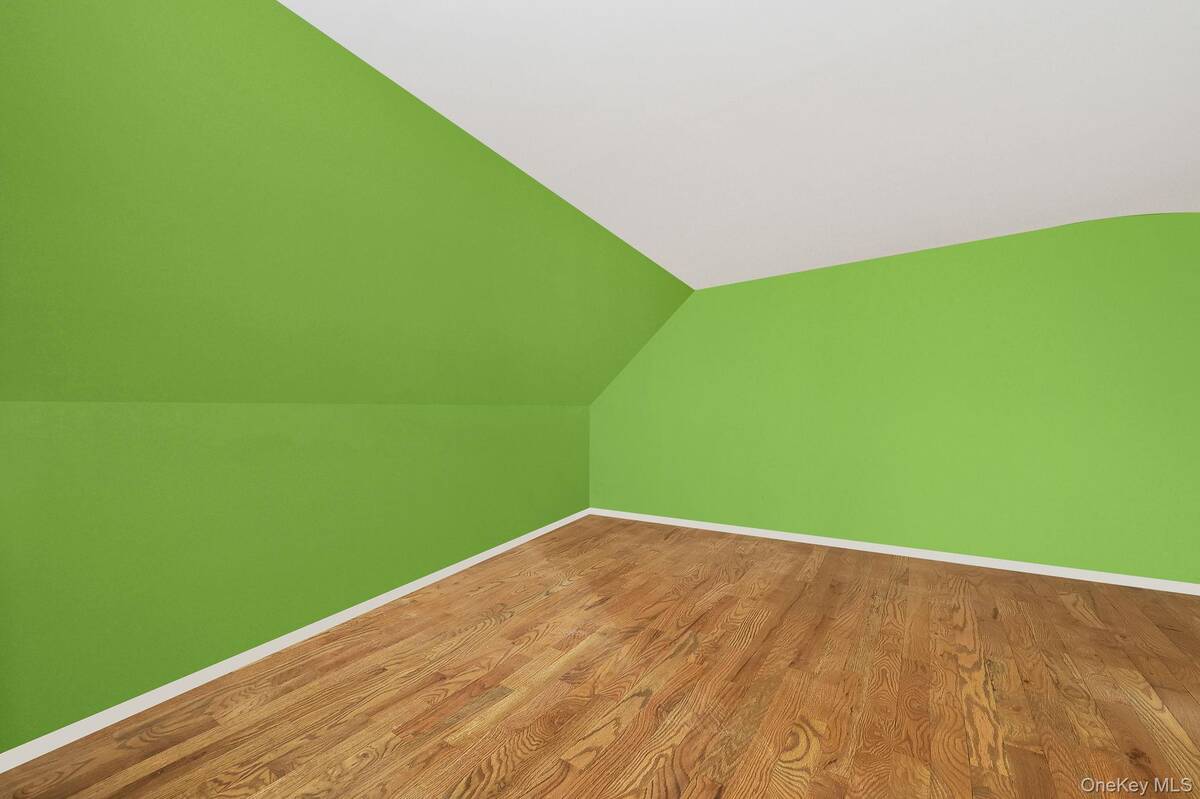 #14 photo, 3109 Devon Avenue, Medford , NY 11763