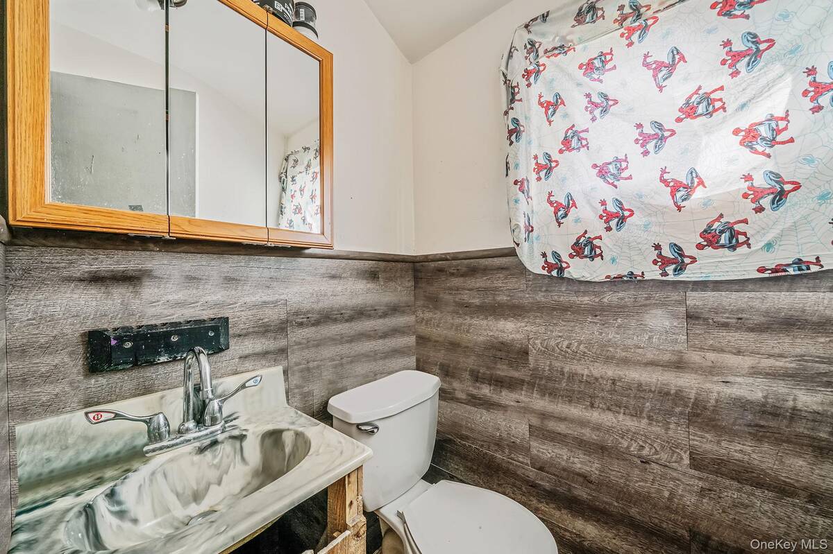 #16 photo, 3109 Devon Avenue, Medford , NY 11763