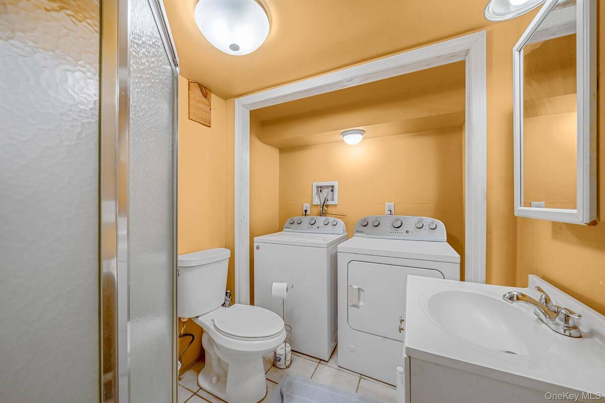 #18 photo, 3109 Devon Avenue, Medford , NY 11763