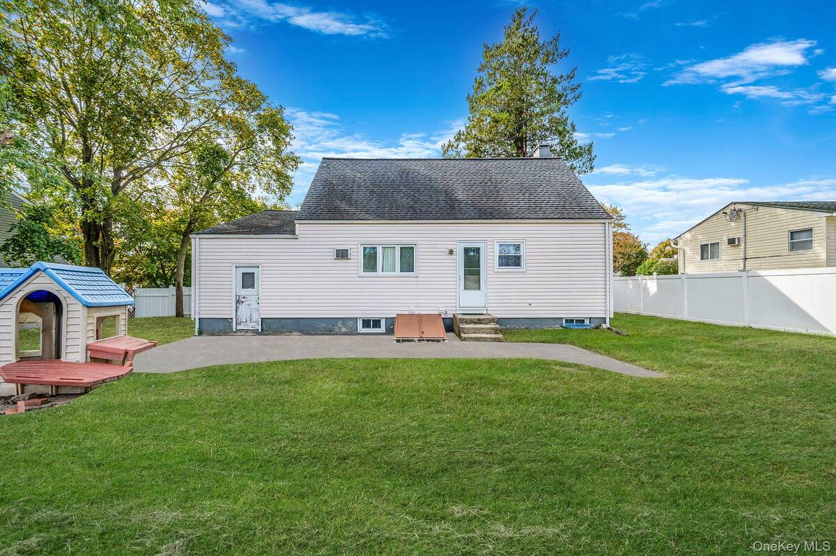 #22 photo, 3109 Devon Avenue, Medford , NY 11763