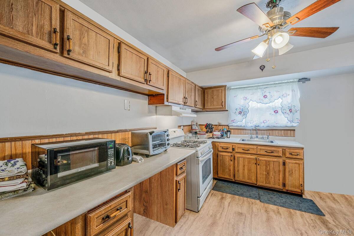 #7 photo, 3109 Devon Avenue, Medford , NY 11763