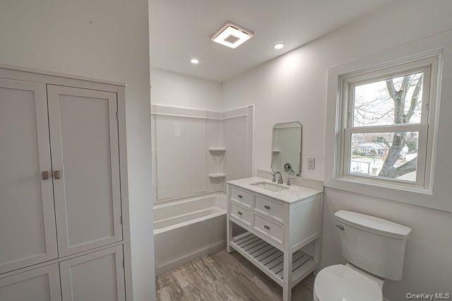 #19 photo, 243 Locust Avenue, Babylon , NY 11702