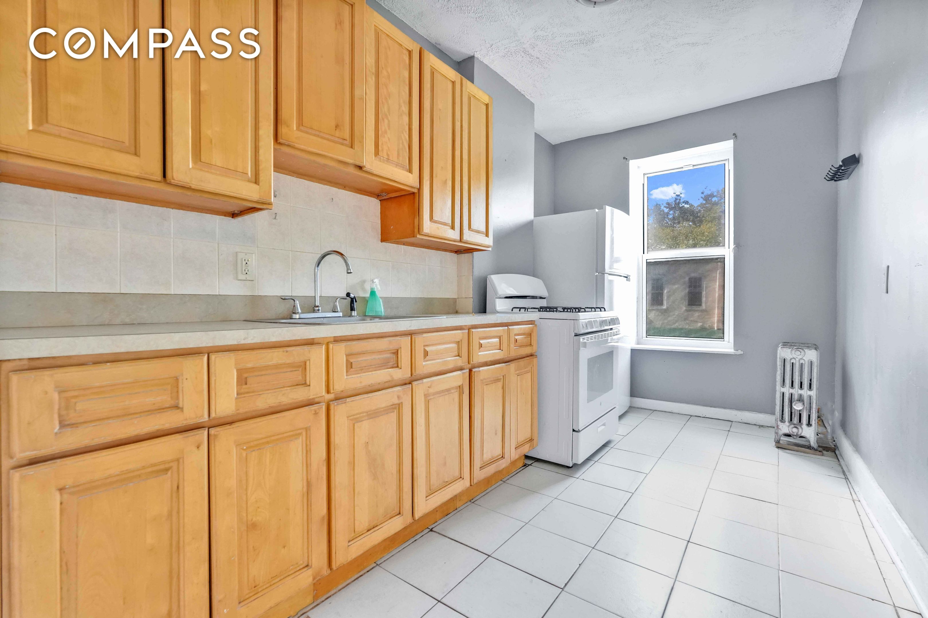 #10 photo, 610 Ashford Street, New Lots , NY 11207