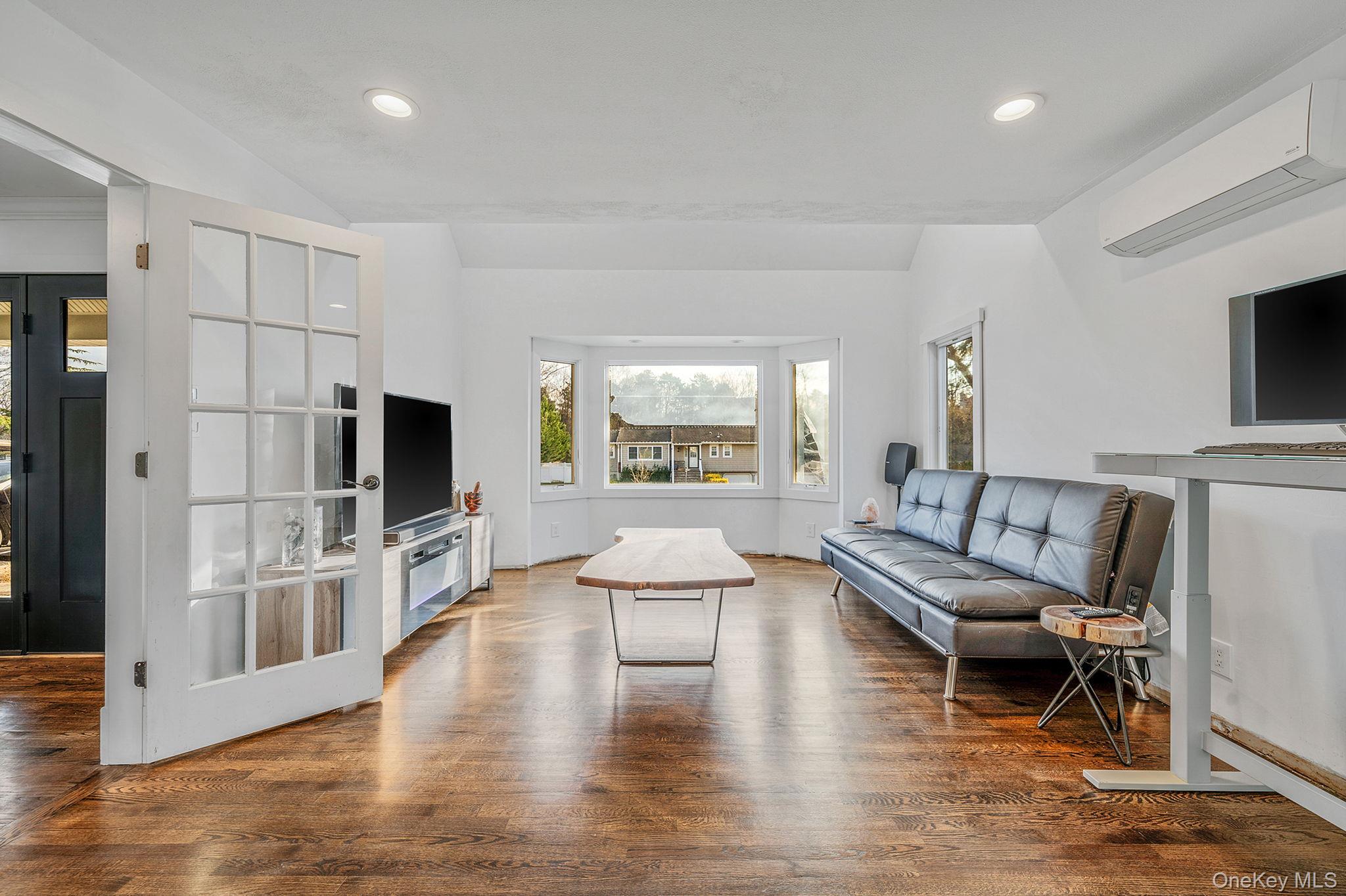 #14 photo, 11 Chivalry Lane, सफ़ोक काउंटी Nesconset , NY 11767