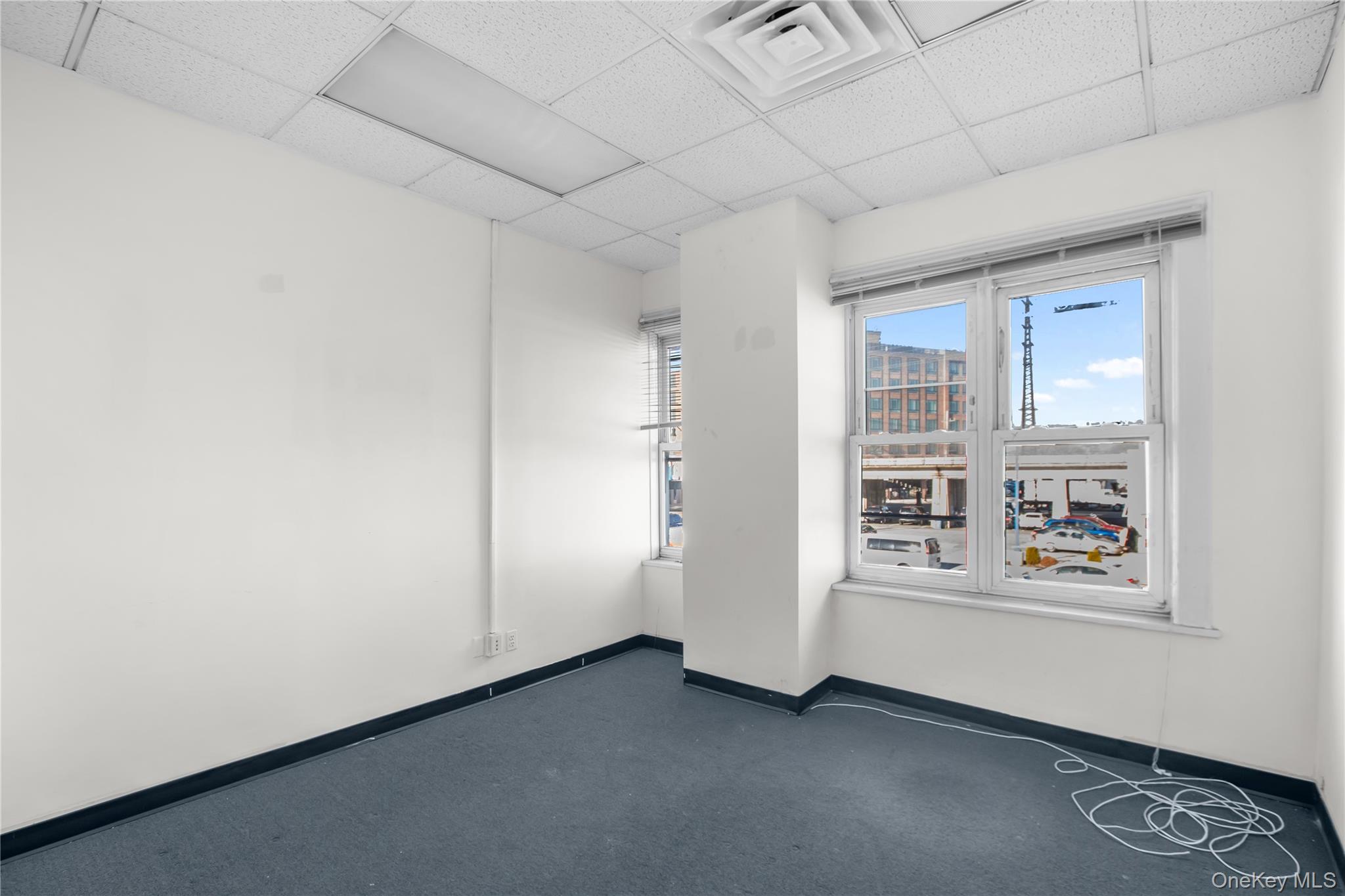 #3 photo, 451-457 Sunrise Highway, 長島 Lynbrook , NY 11563