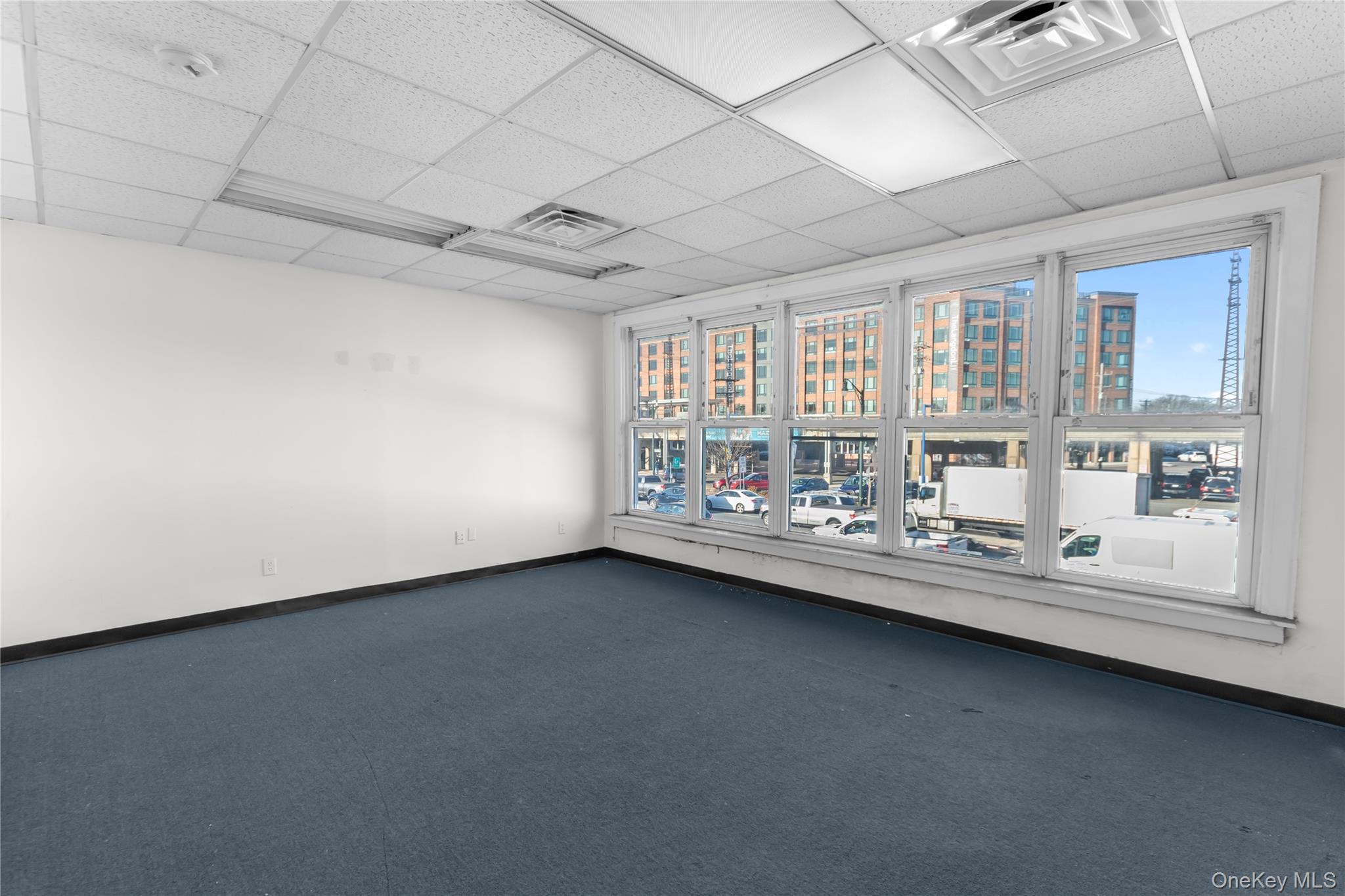 #5 photo, 451-457 Sunrise Highway, 長島 Lynbrook , NY 11563