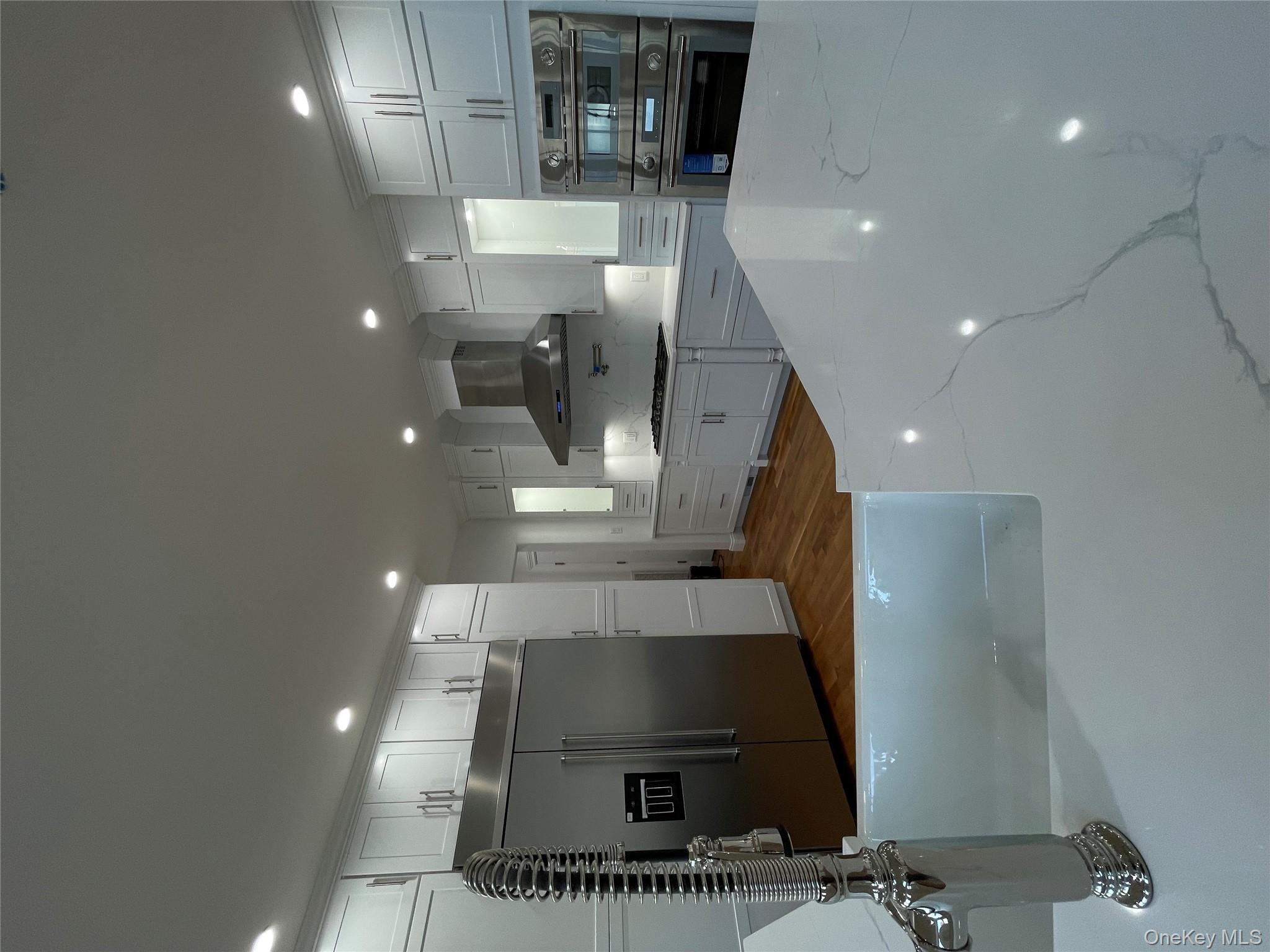 #10 photo, 582 Gaynor Place, नासाउ काउंटी West Hempstead , NY 11552