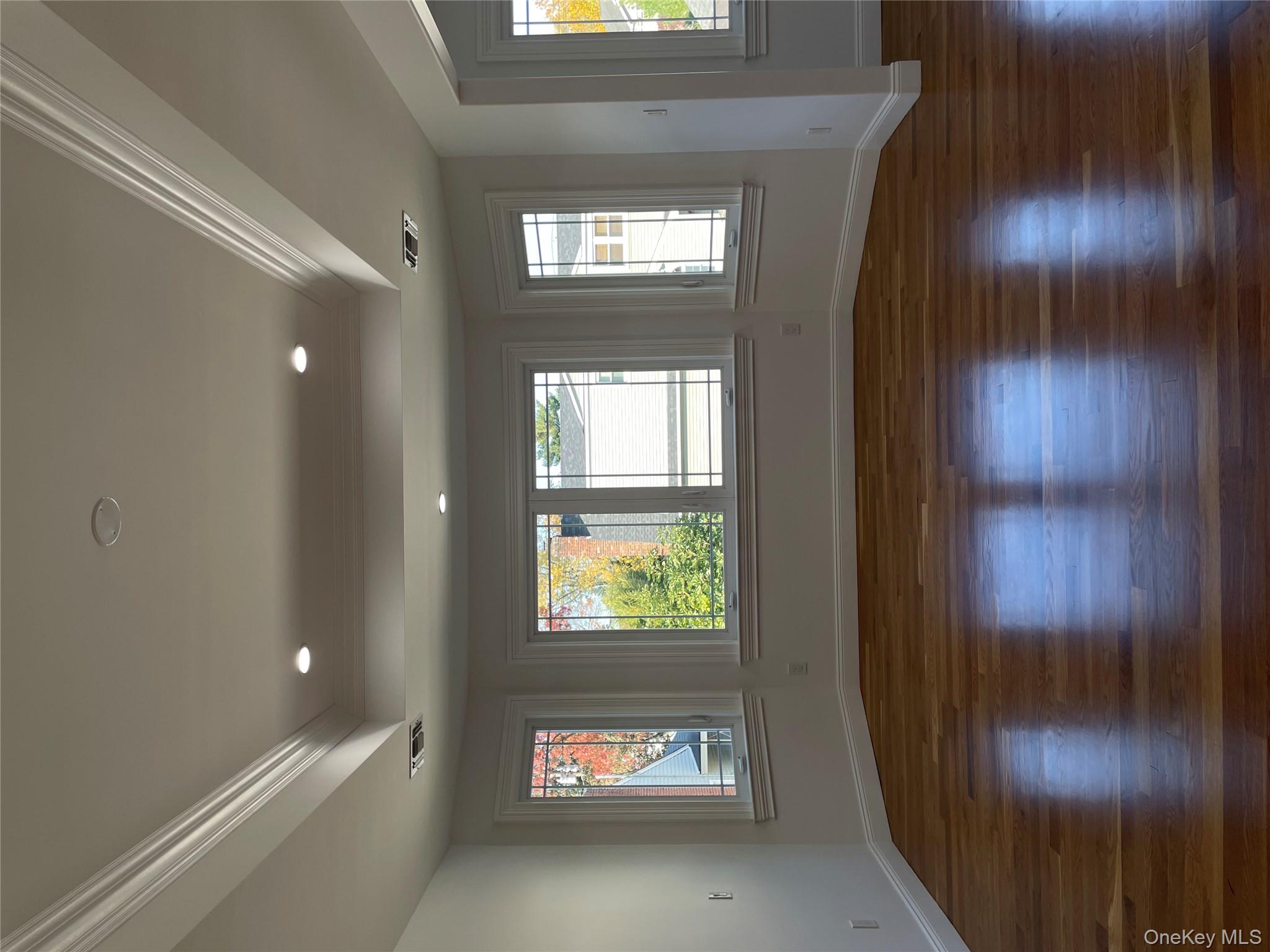 #13 photo, 582 Gaynor Place, नासाउ काउंटी West Hempstead , NY 11552