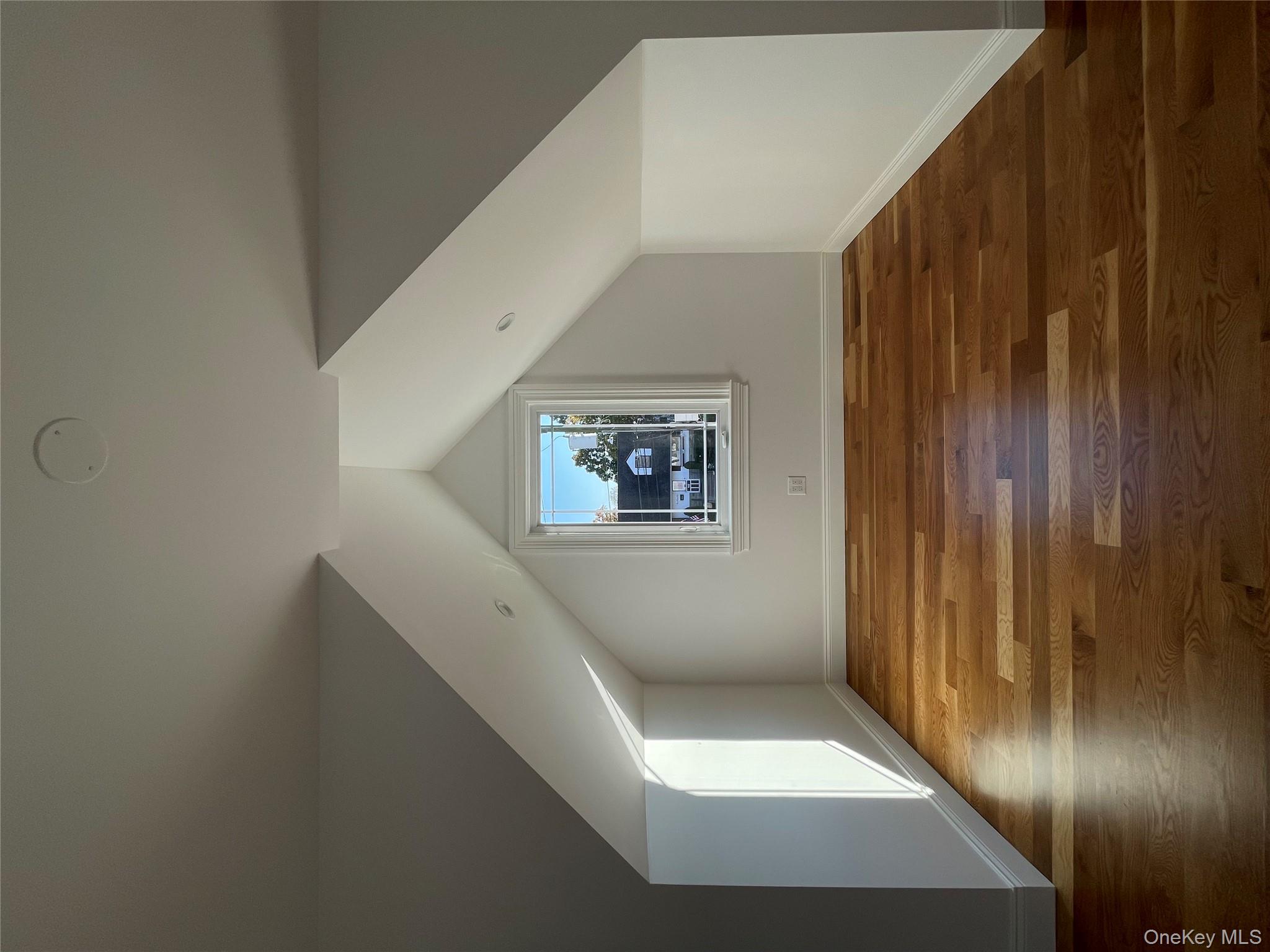 #16 photo, 582 Gaynor Place, नासाउ काउंटी West Hempstead , NY 11552