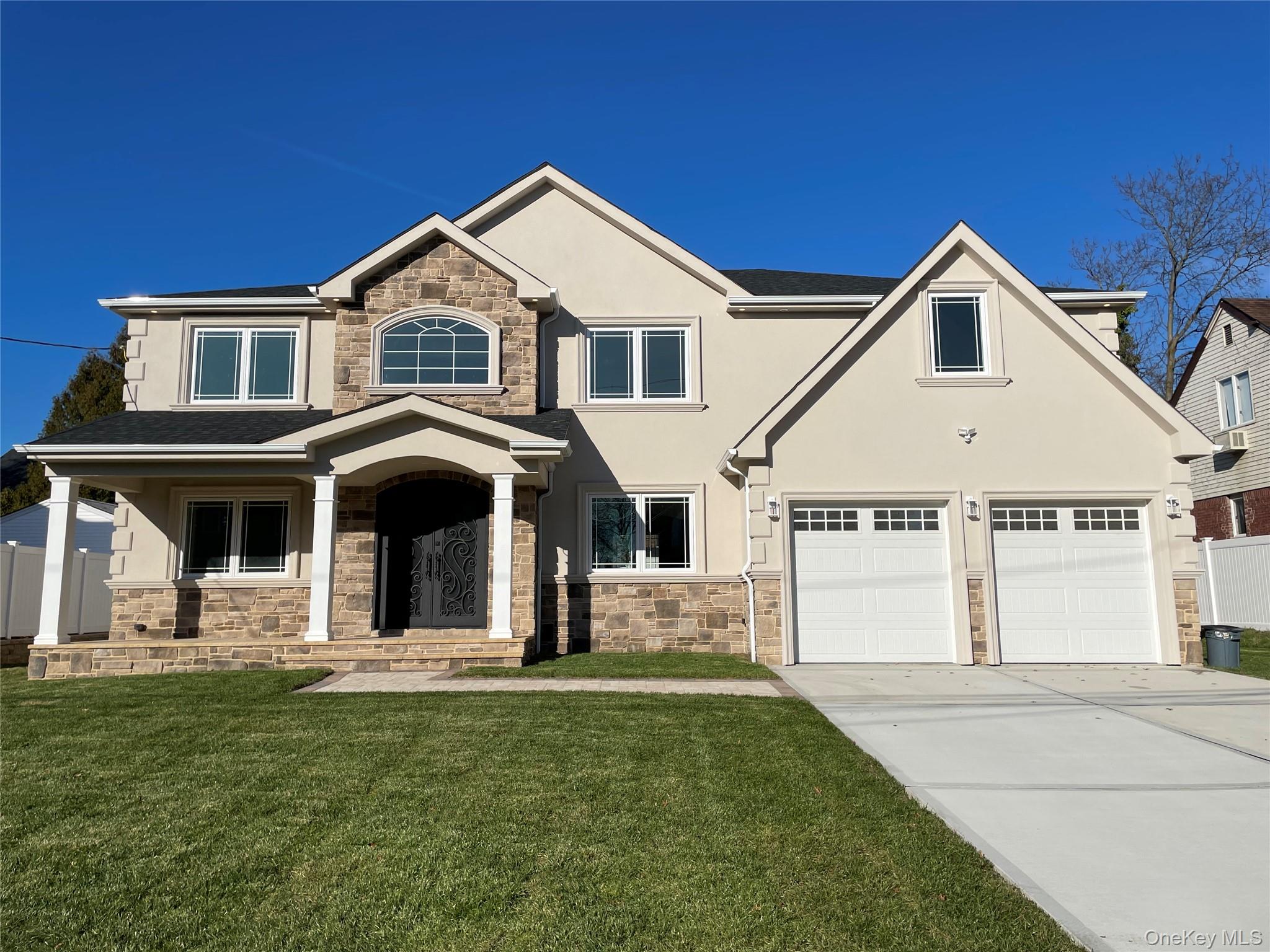 #2 photo, 582 Gaynor Place, नासाउ काउंटी West Hempstead , NY 11552