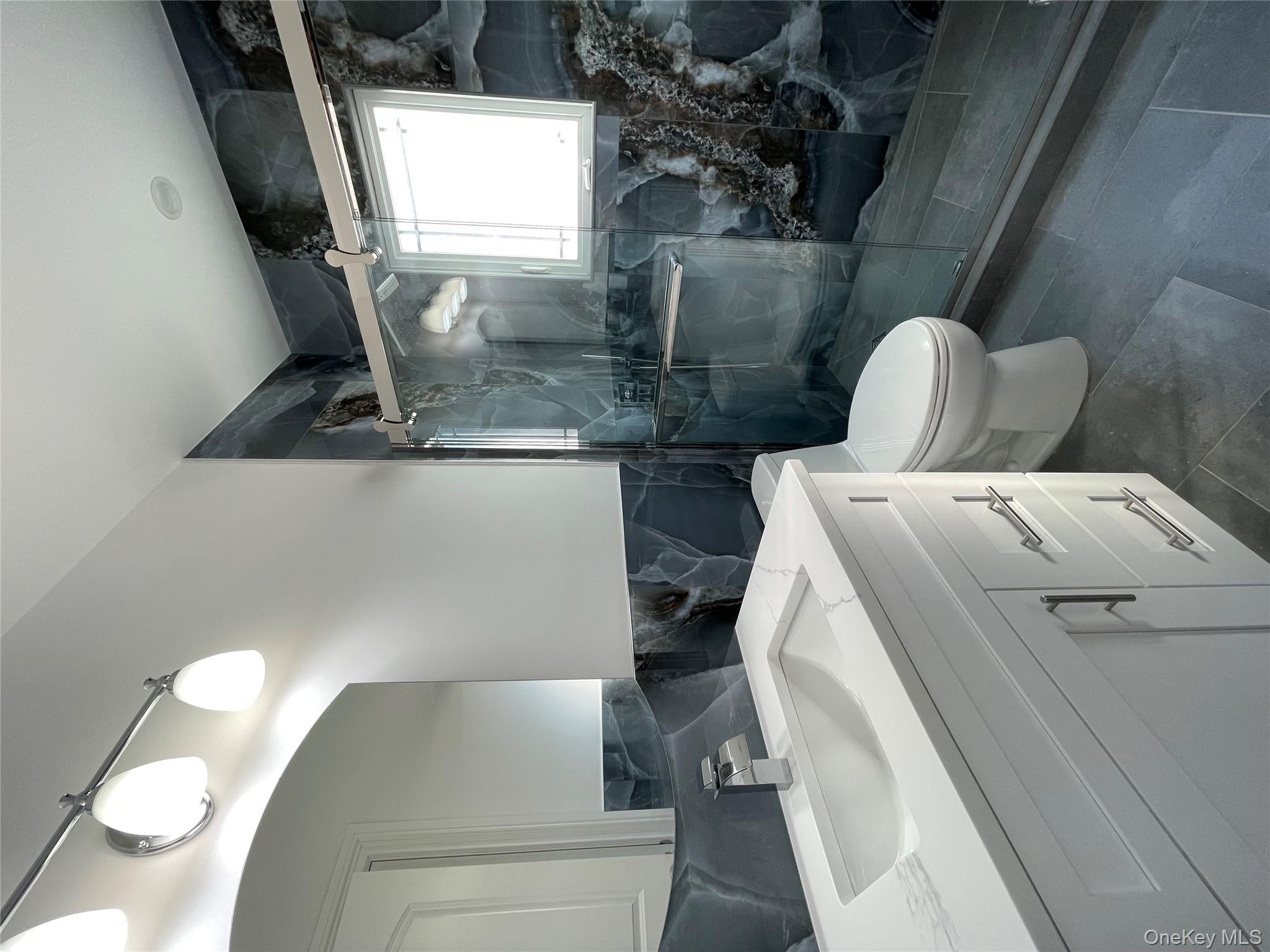 #5 photo, 582 Gaynor Place, नासाउ काउंटी West Hempstead , NY 11552