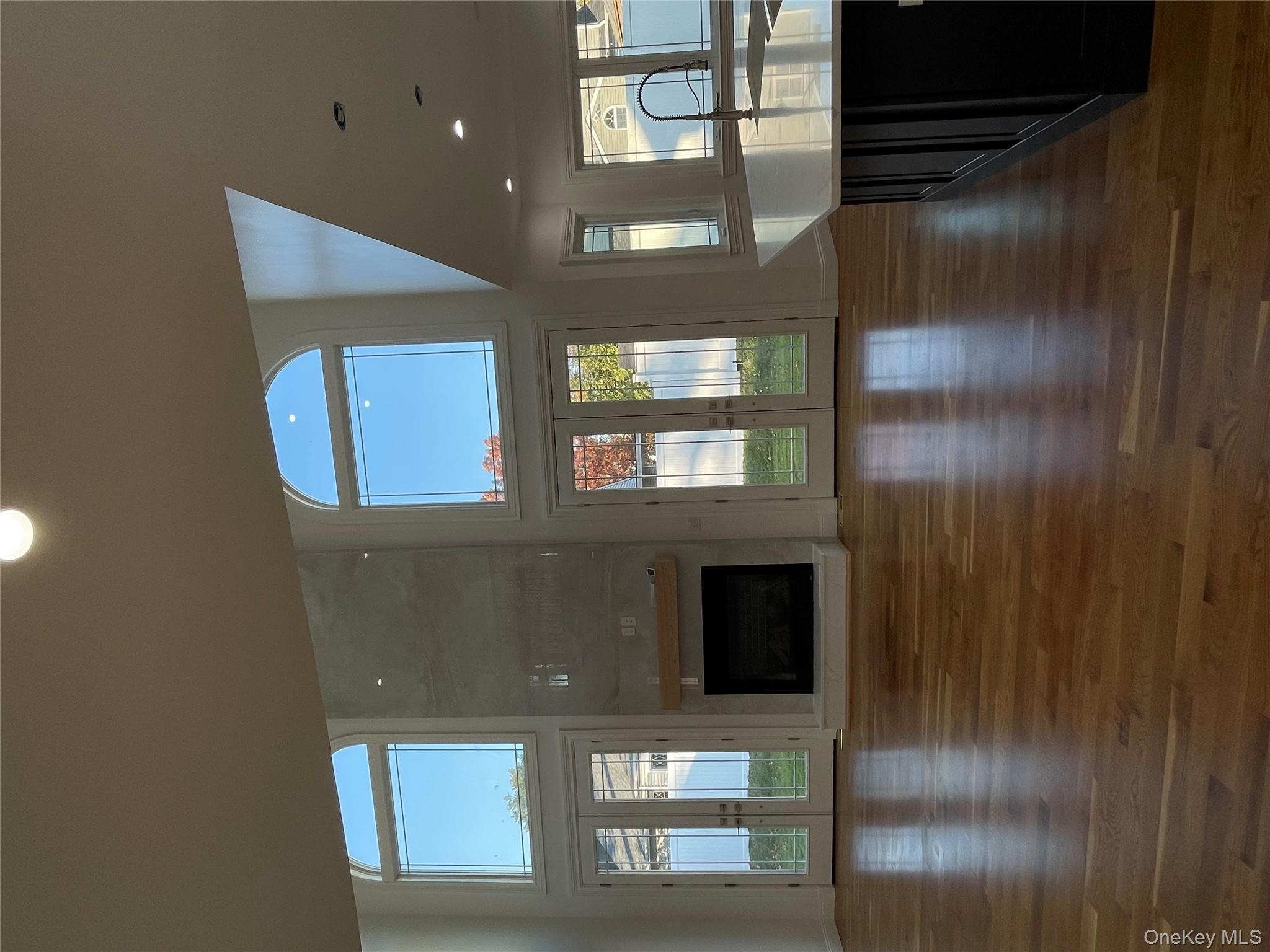 #7 photo, 582 Gaynor Place, नासाउ काउंटी West Hempstead , NY 11552