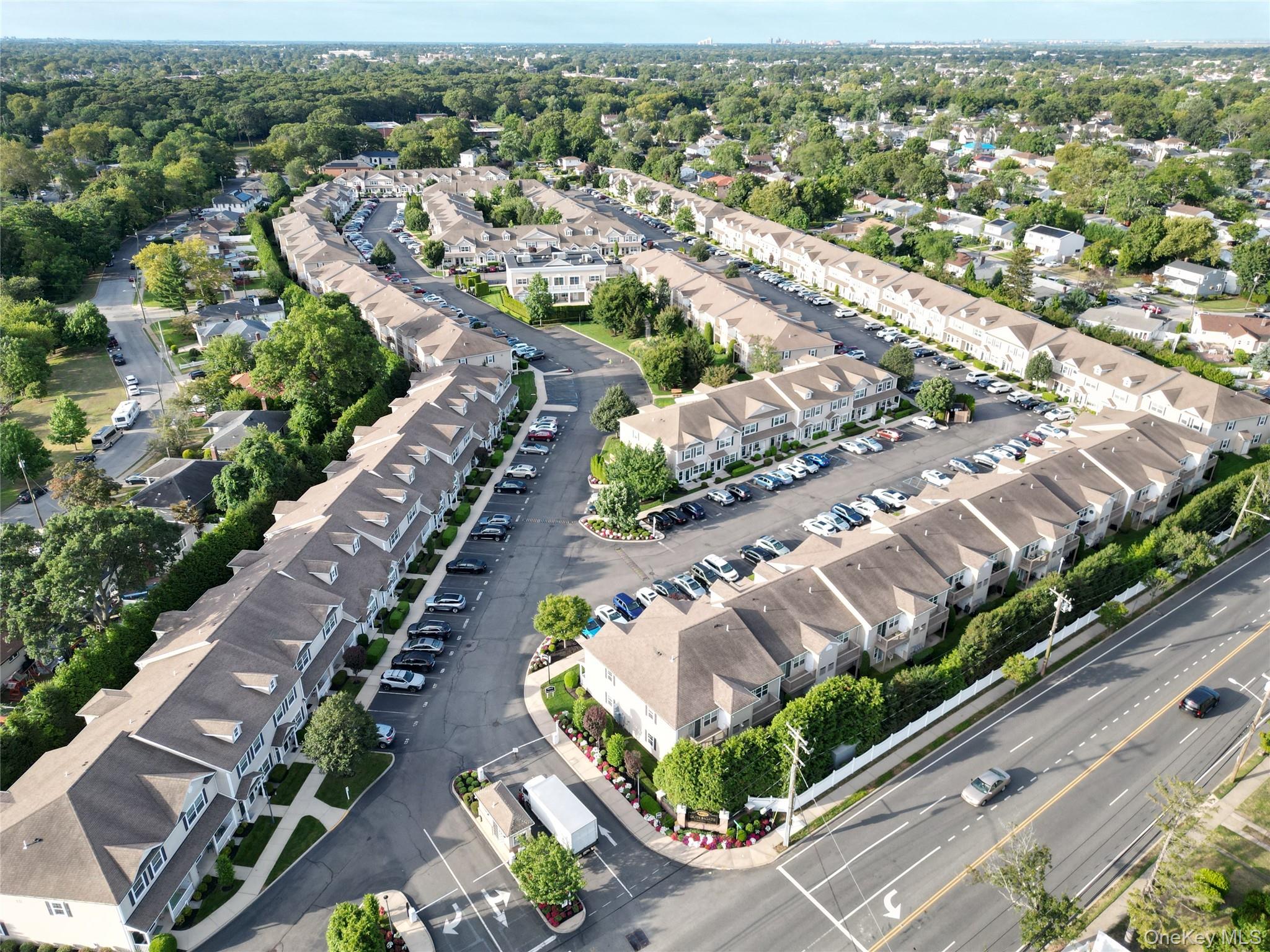 #4 photo, 1207 Willow Lane, 長島 Valley Stream , NY 11580