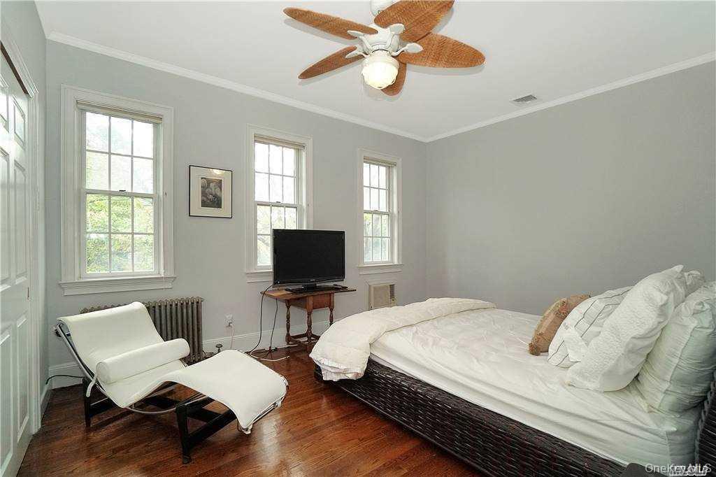 #16 photo, 215 Roosevelt Boulevard, Long Beach , NY 11561