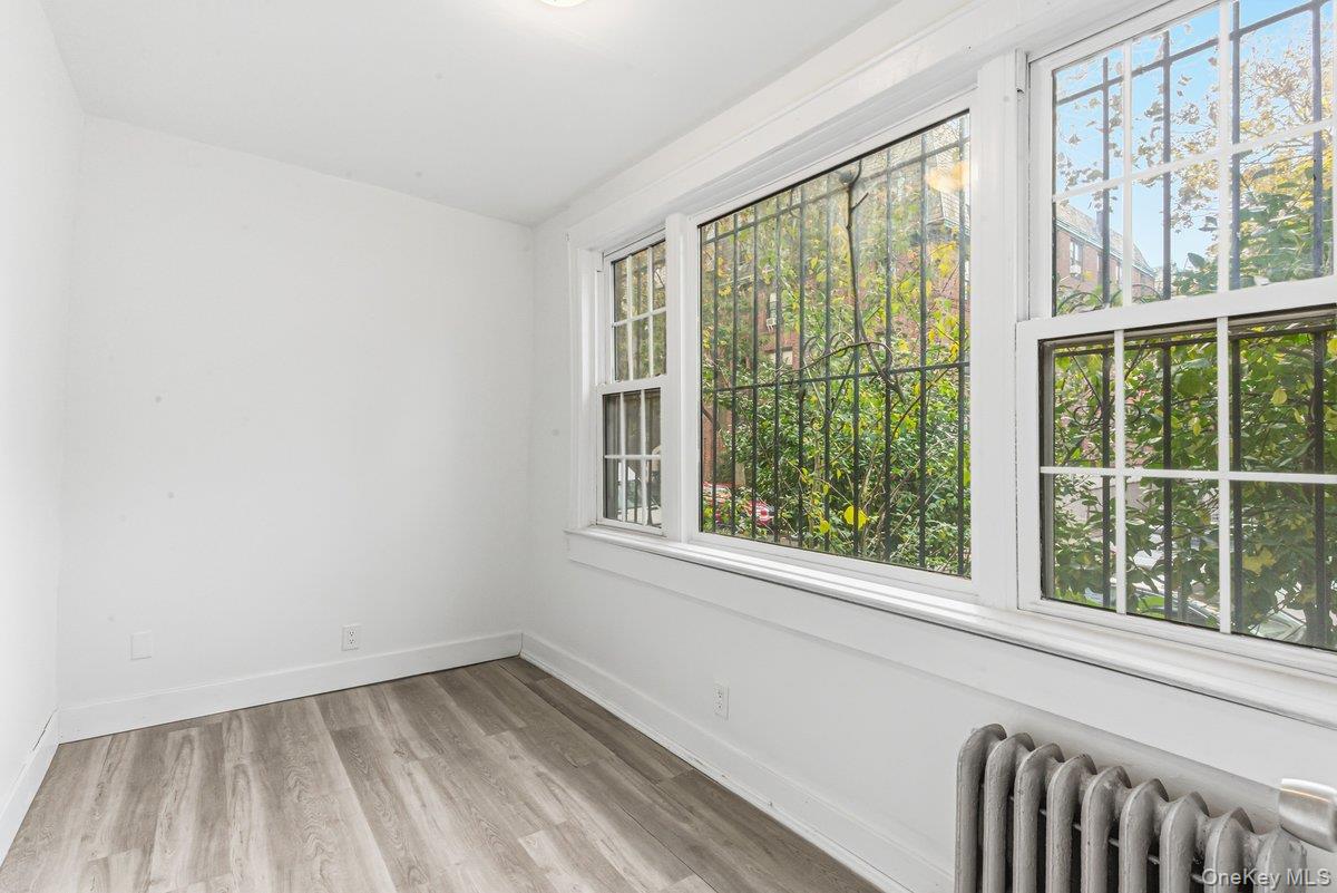 #11 photo, 33-43 83 Street, 皇后區 Jackson Heights , NY 11372