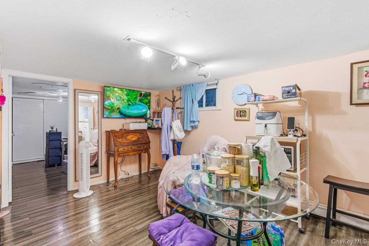 #18 photo, 33-43 83 Street, 皇后區 Jackson Heights , NY 11372