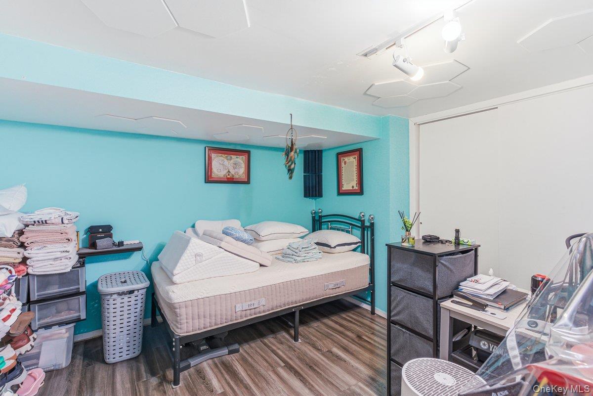 #20 photo, 33-43 83 Street, 皇后區 Jackson Heights , NY 11372