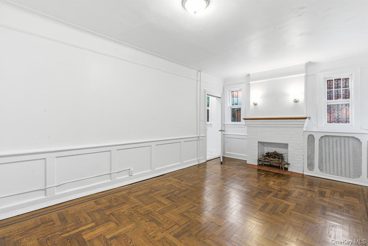 #8 photo, 33-43 83 Street, 皇后區 Jackson Heights , NY 11372