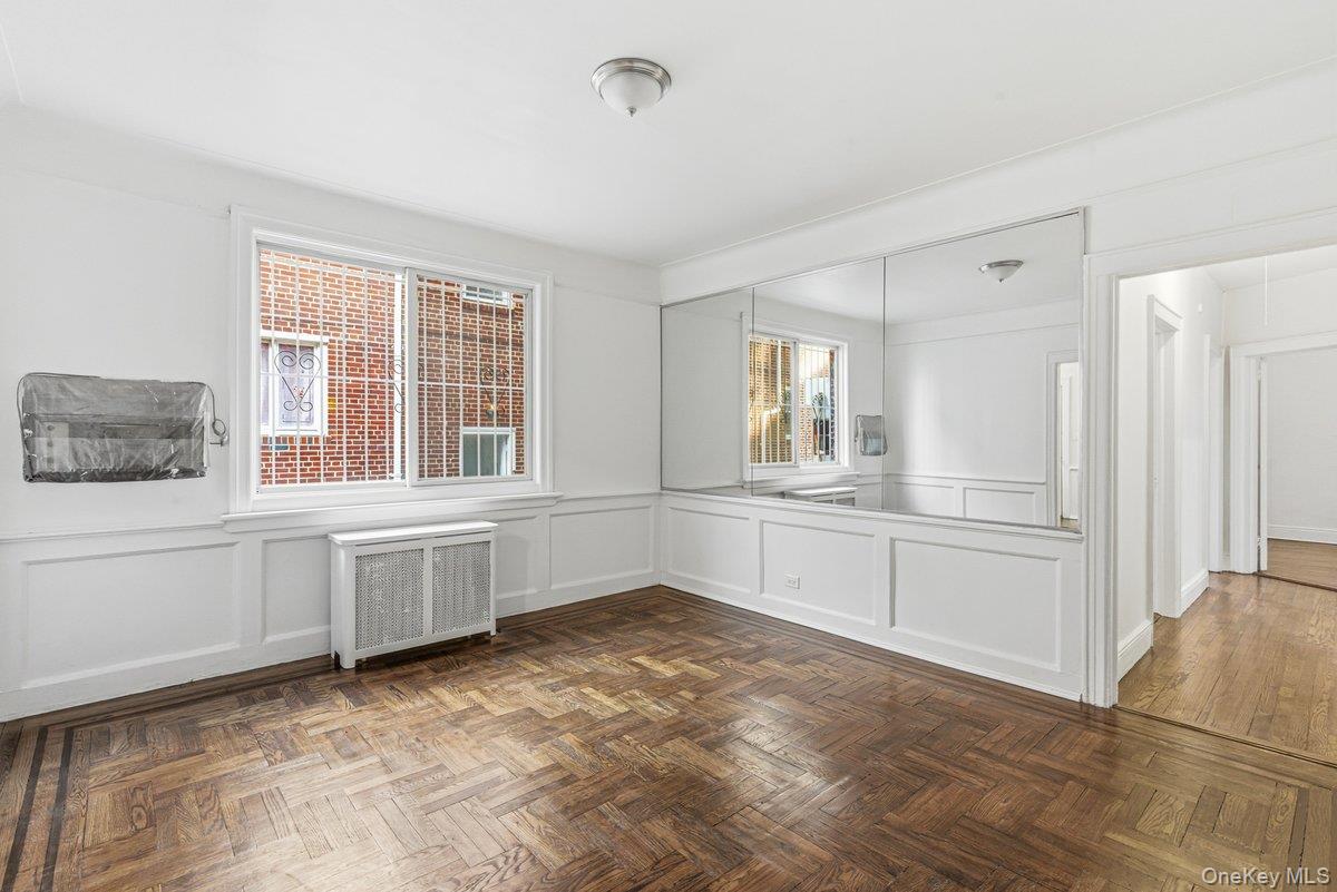 #9 photo, 33-43 83 Street, 皇后區 Jackson Heights , NY 11372