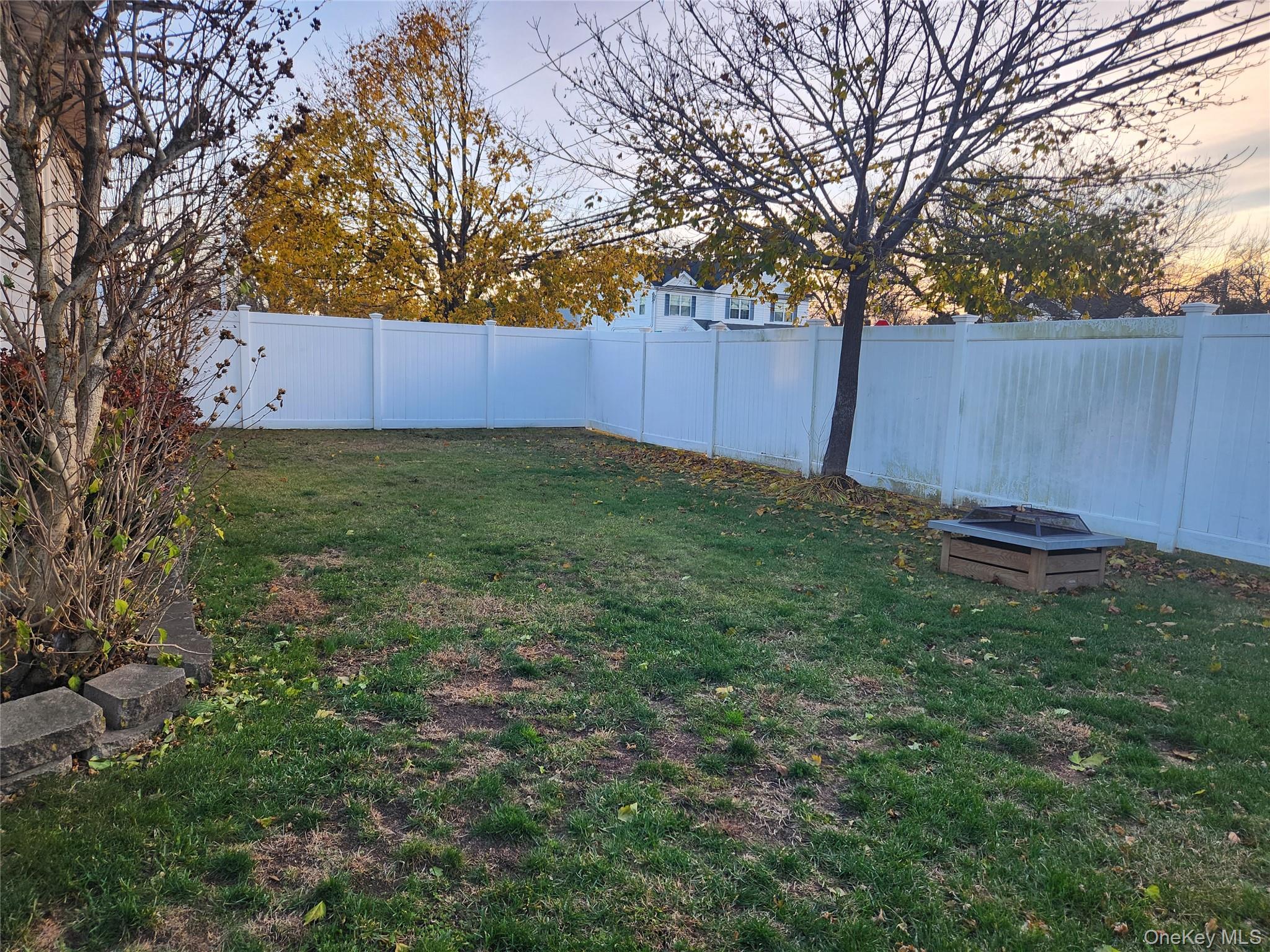 #17 photo, 1504 3rd Street, सफ़ोक काउंटी West Babylon , NY 11704