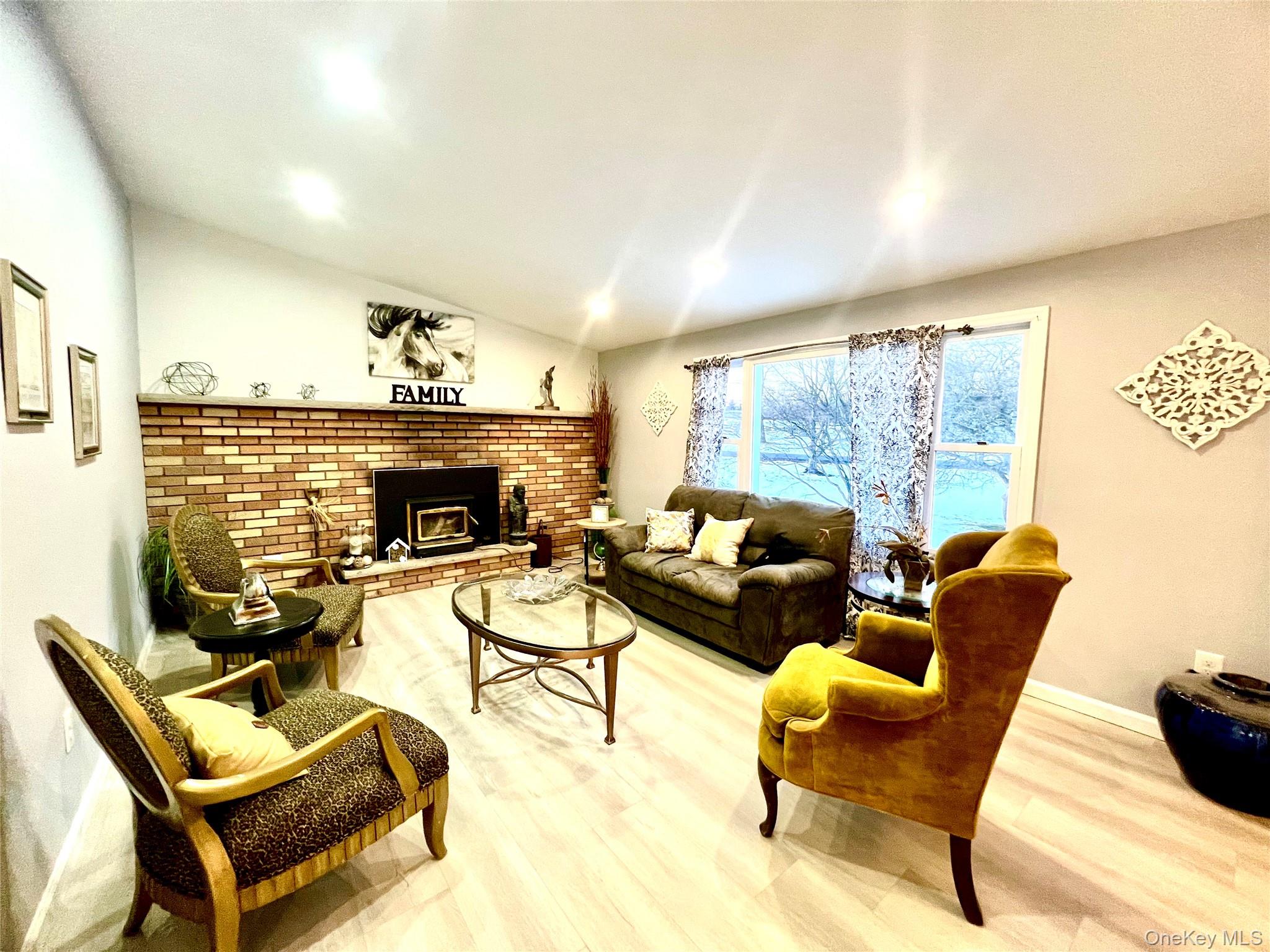 #2 photo, 17 Dunthorne Drive, Pine Bush , NY 12721