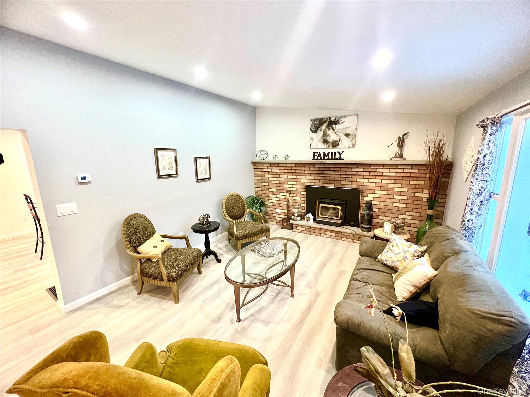 #3 photo, 17 Dunthorne Drive, Pine Bush , NY 12721