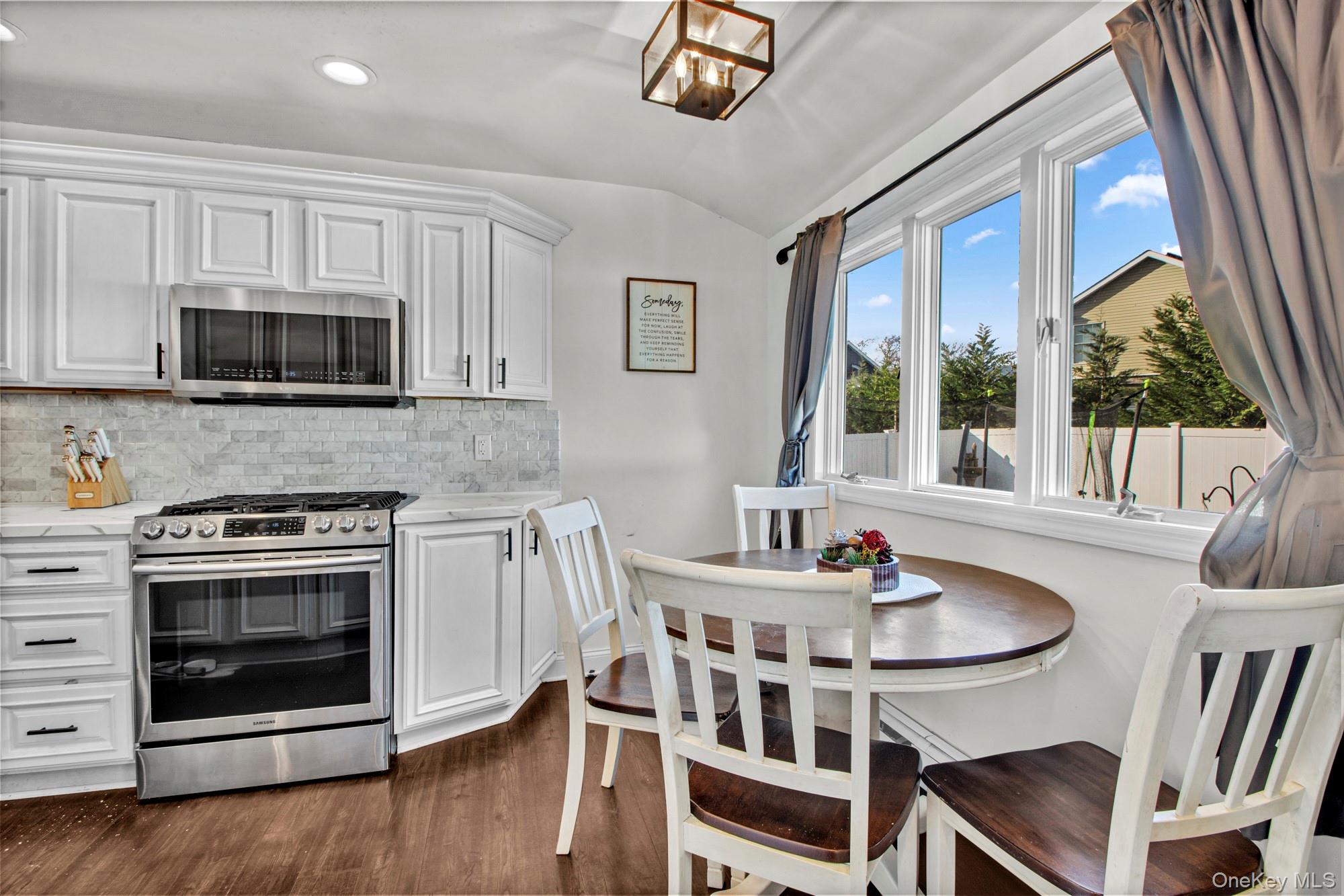 #8 photo, 78 Redwood Lane, 長島 Massapequa Park , NY 11762