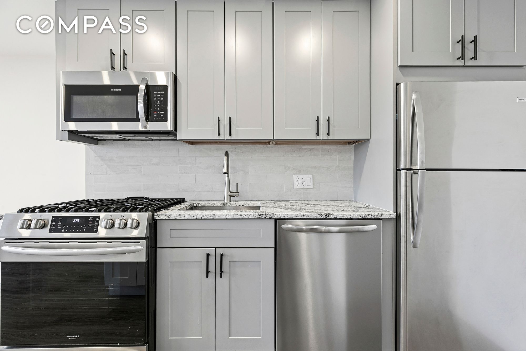 #3 photo, 330 E 33rd Street, Kips Bay , NY 10016