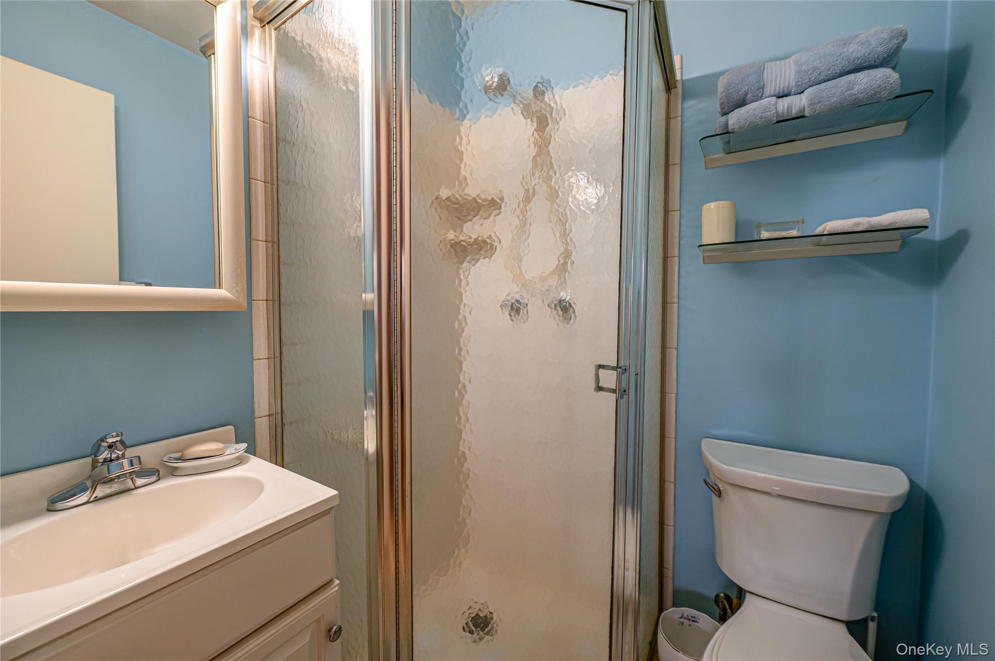 #12 photo, 118 Harbor, Amityville , NY 11701