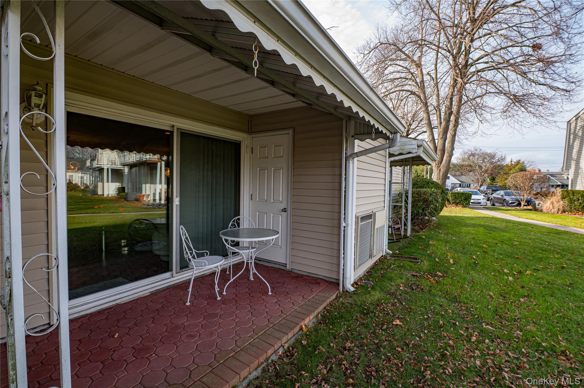 #16 photo, 118 Harbor, Amityville , NY 11701